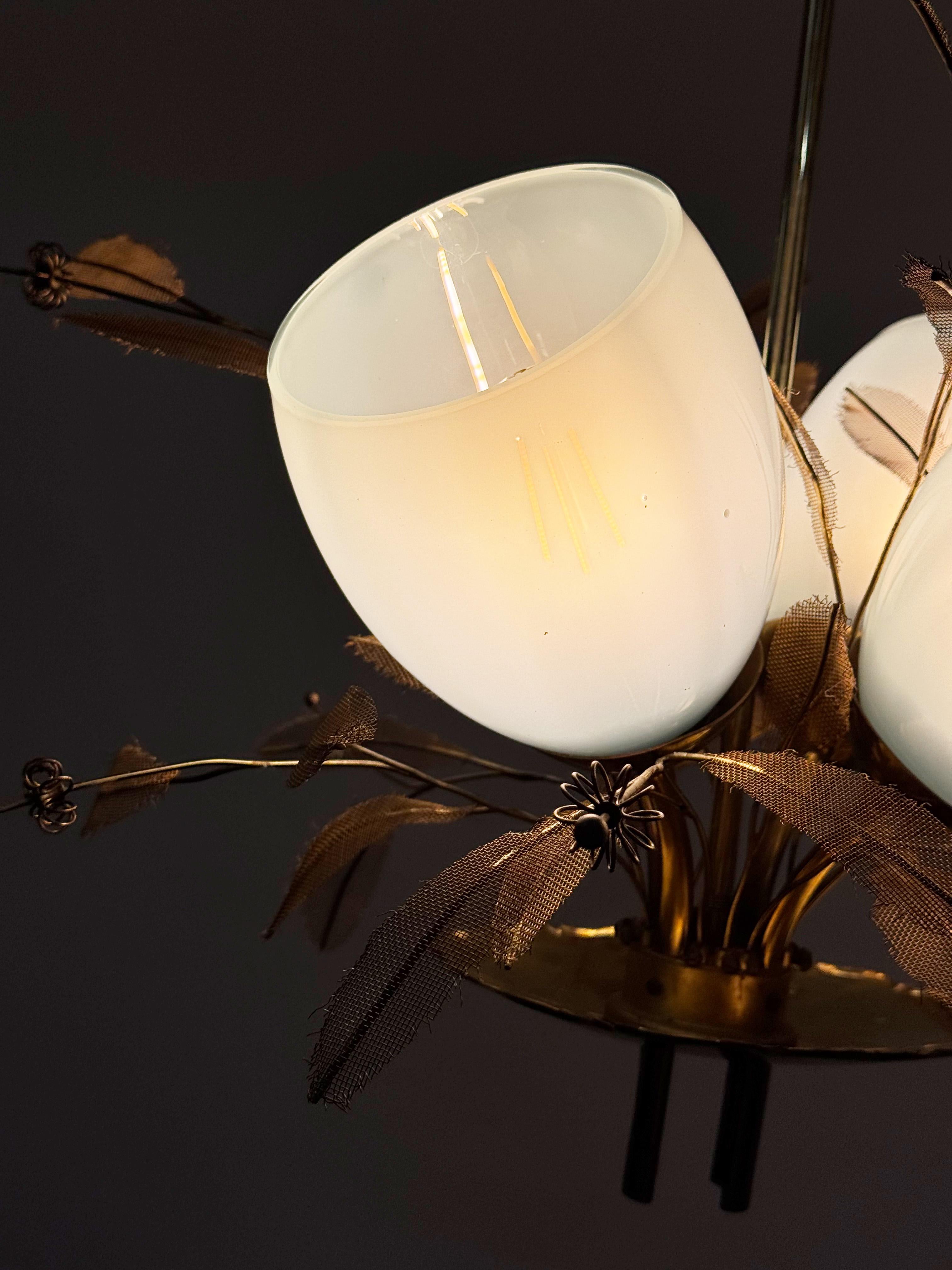 Lámpara Flower Bouquet de Paavo Tynell para Taito Oy con cristal azul en venta 6