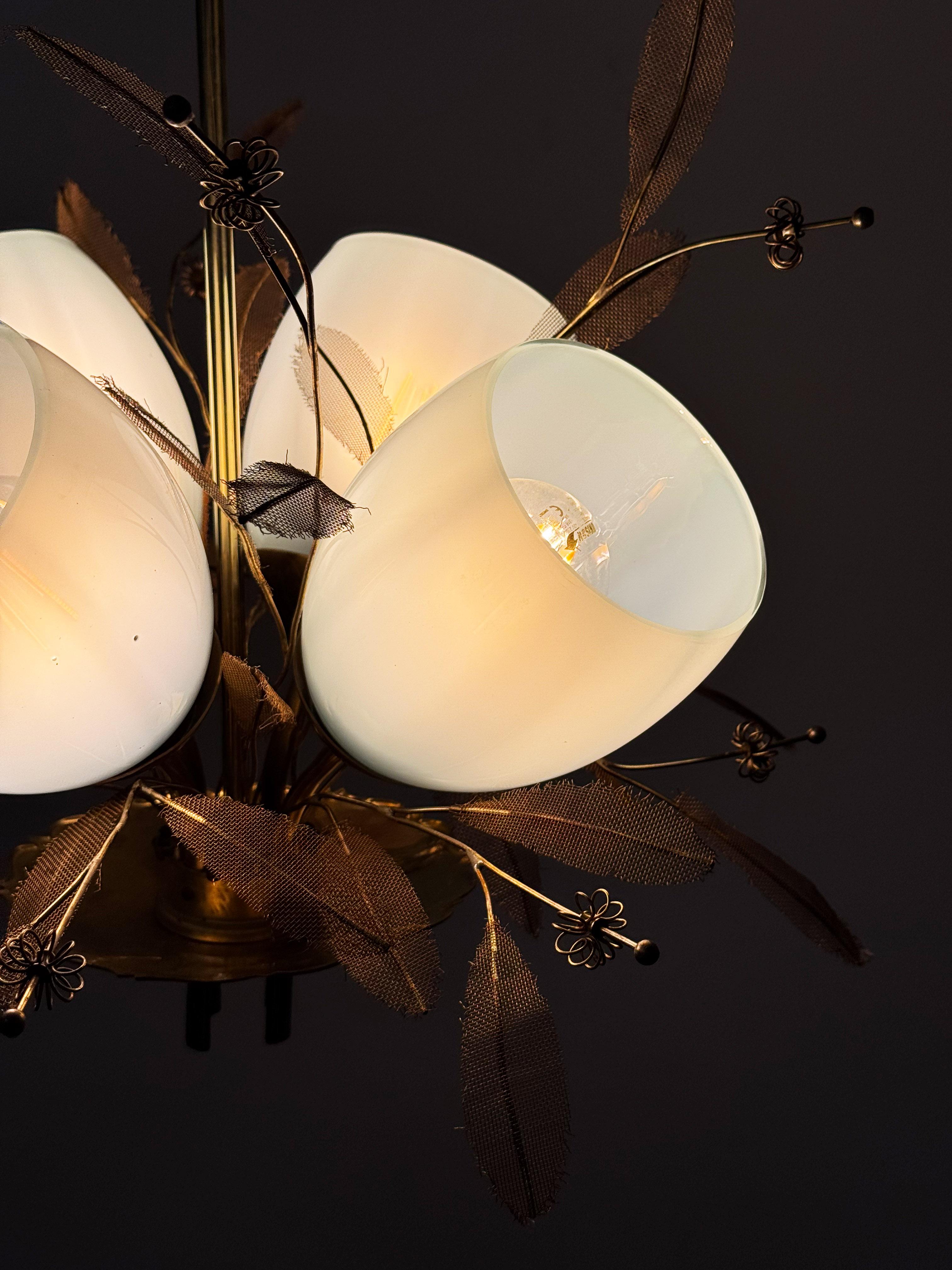 Lámpara Flower Bouquet de Paavo Tynell para Taito Oy con cristal azul en venta 7