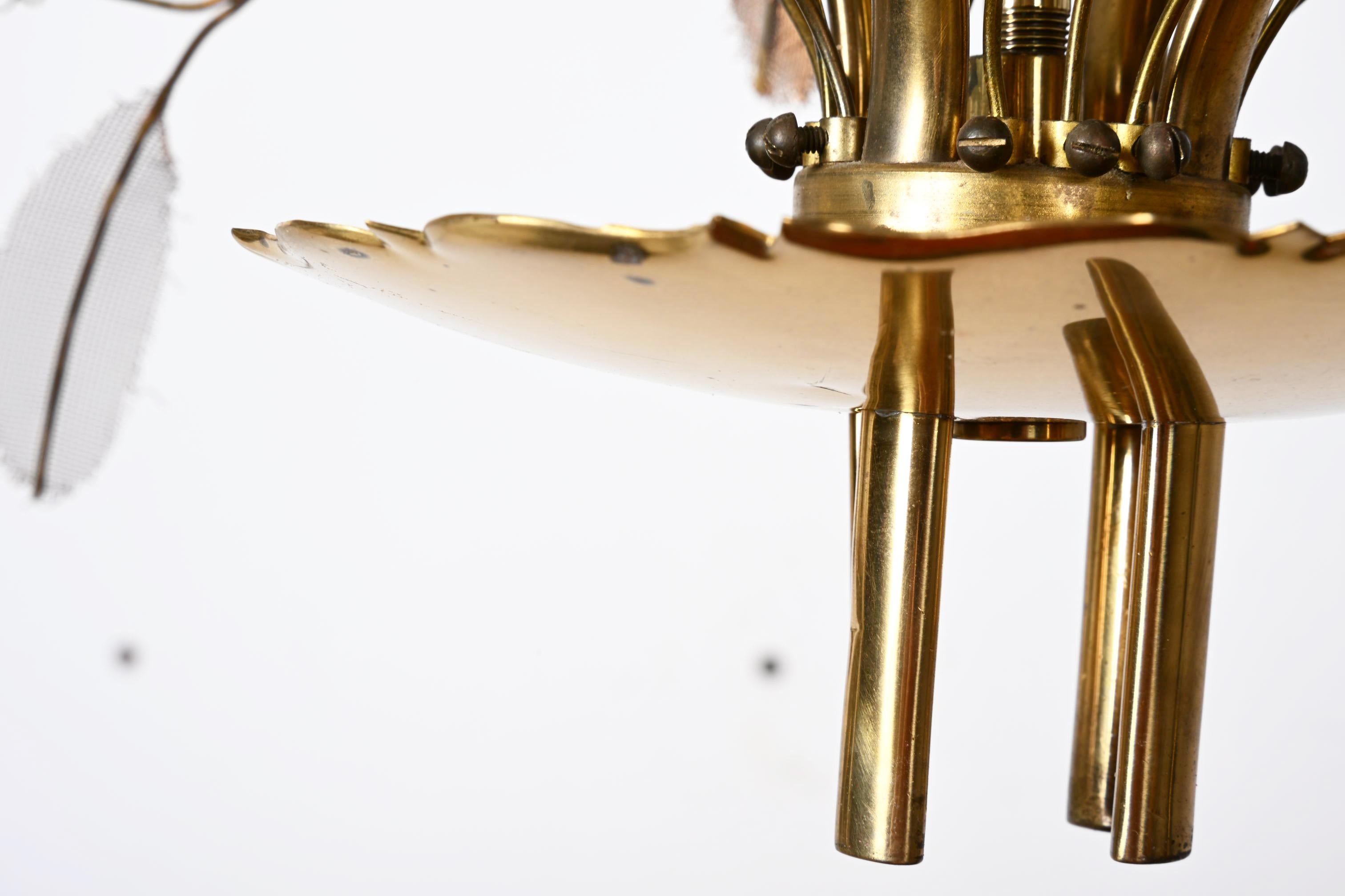 Lámpara Flower Bouquet de Paavo Tynell para Taito Oy con cristal azul mediados del siglo XX en venta