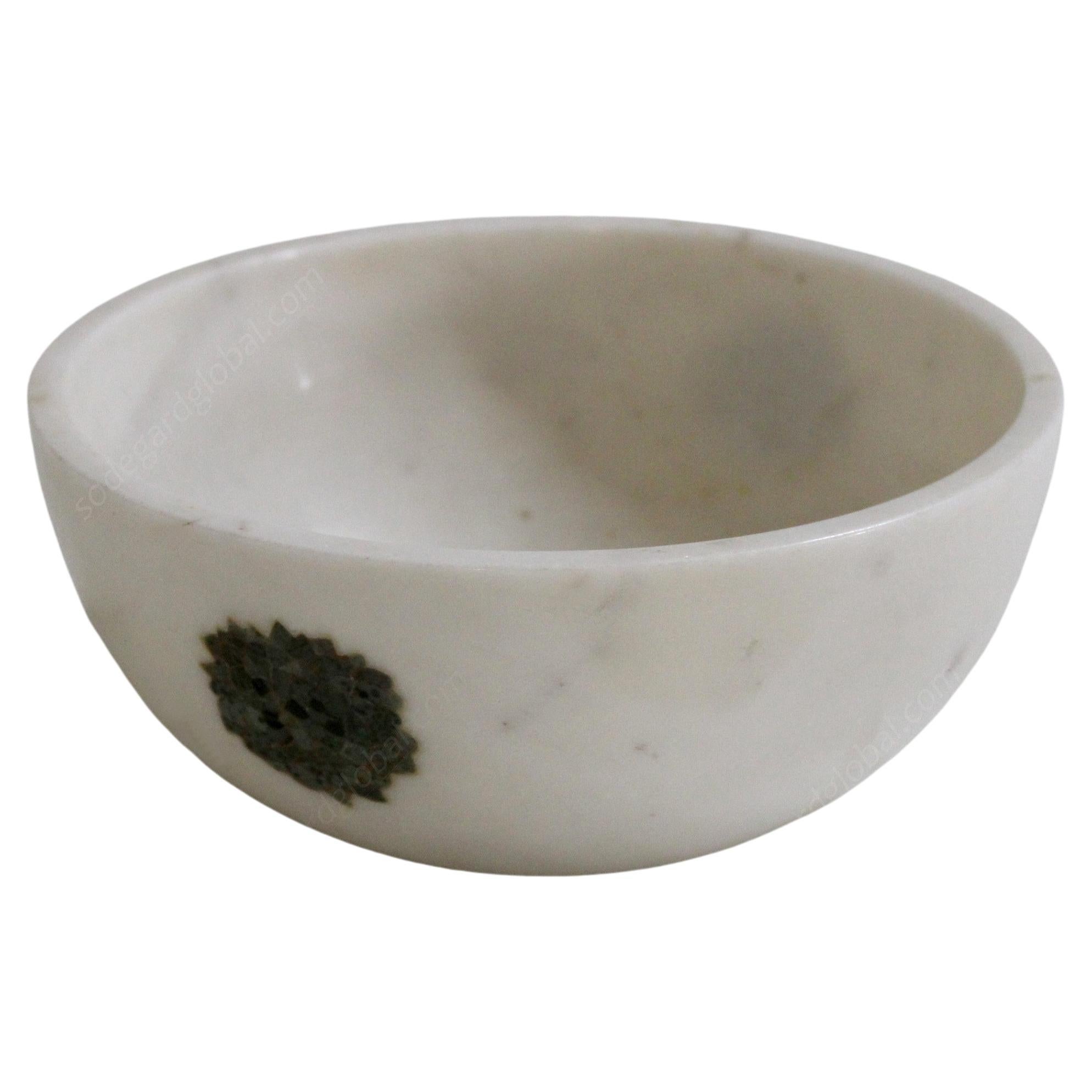 One of the best examples of reproduction of the Pietra Dura technique. This Flower bowl is inlaid with semi precious stone in White marble, perfect for a potpourri, a fruit bowl or just a key catch.

Flower bowl
Size=10