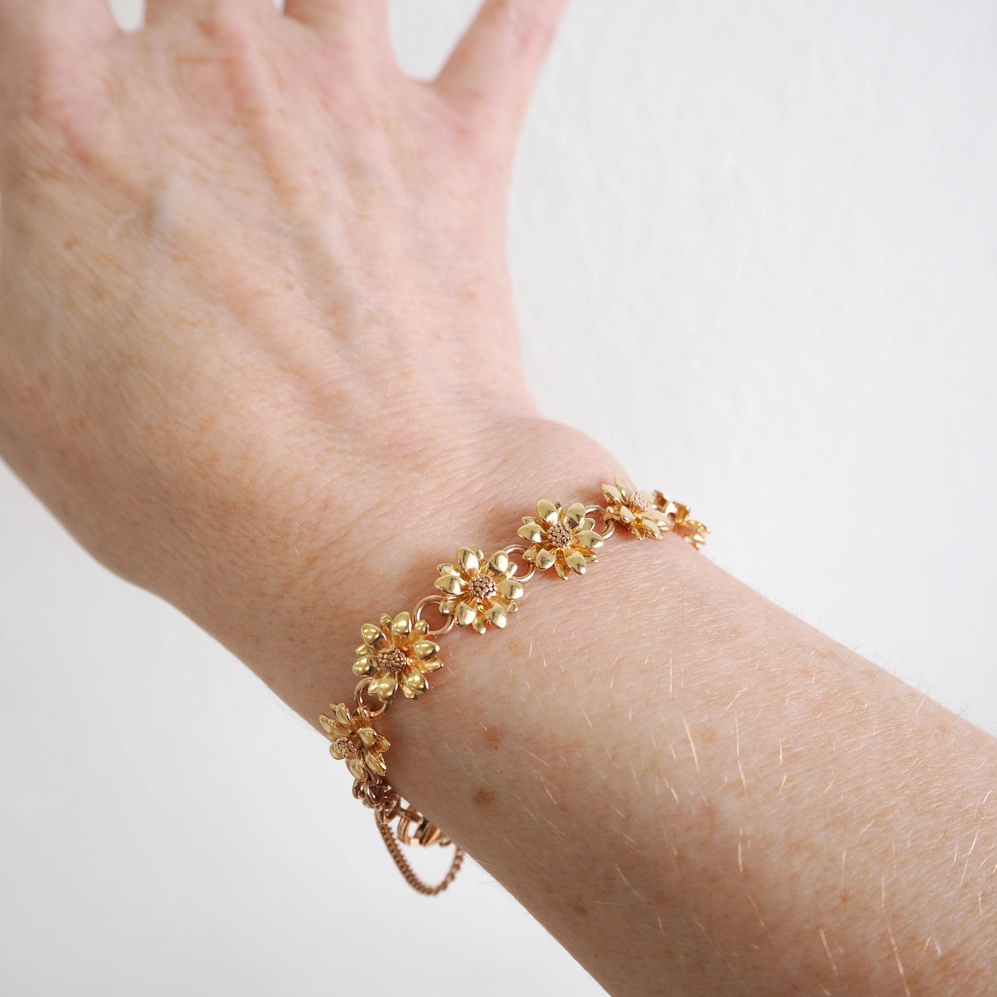 Blumenarmband aus Gelb- und Roségold im Zustand „Neu“ im Angebot in COWES, VIC