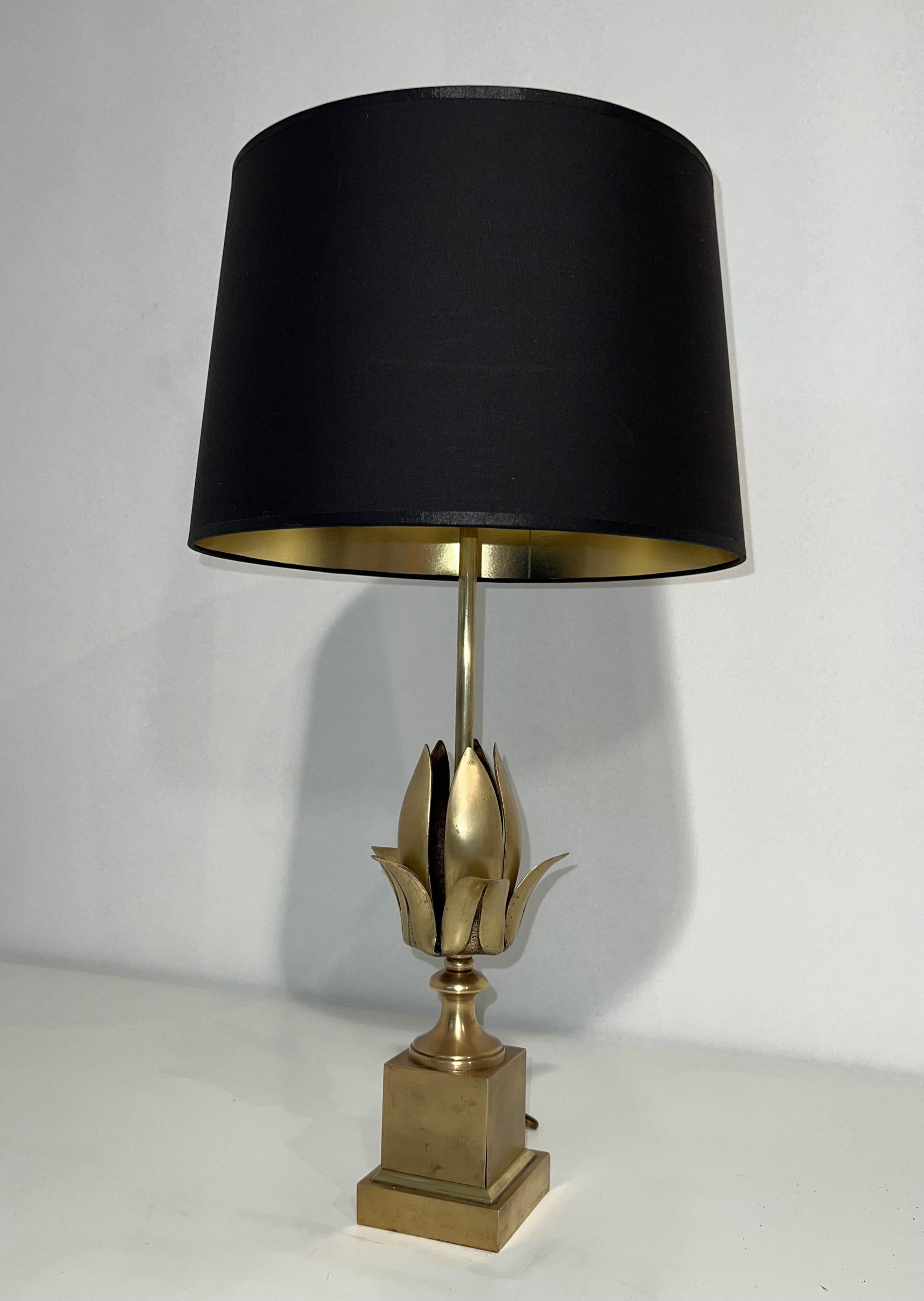 Flower Brass Table Lamp in the style of Maison Charles. Circa 1970 For Sale 2
