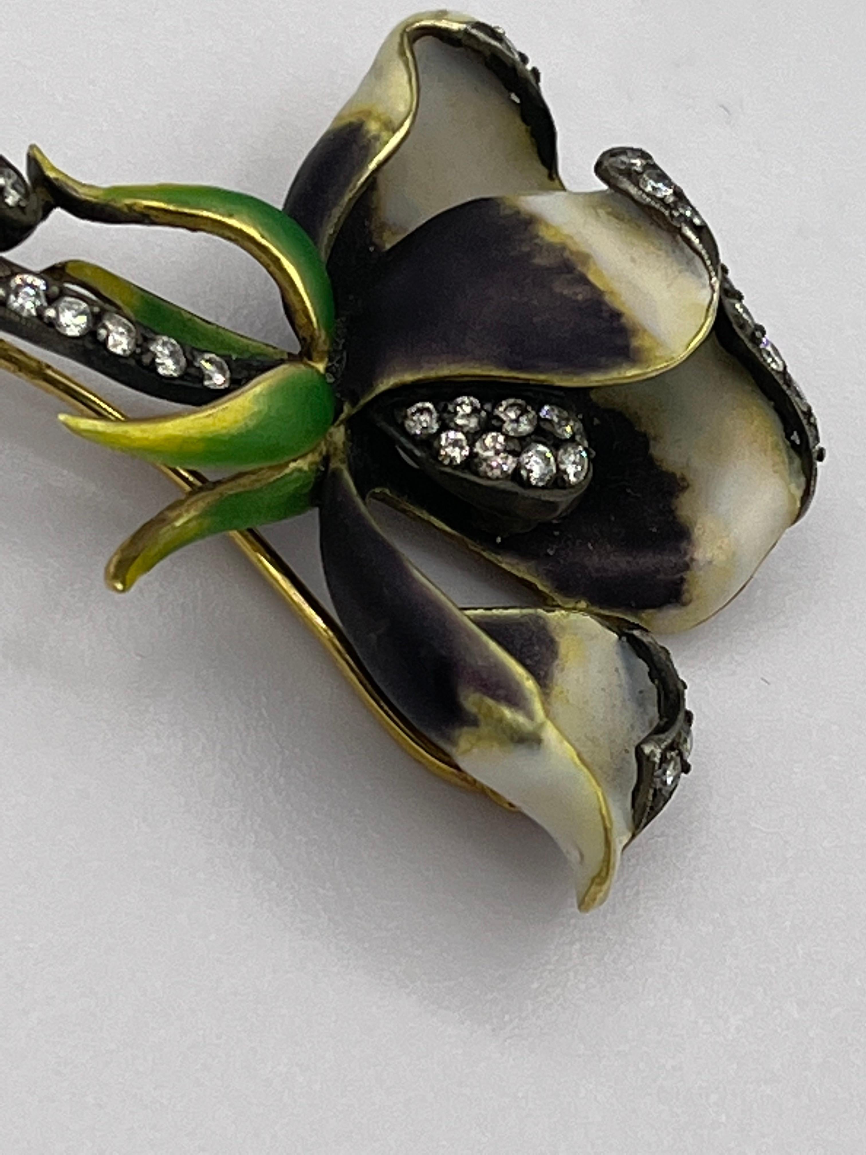 Flower Brooch Diamond Enamel 18 K For Sale 5