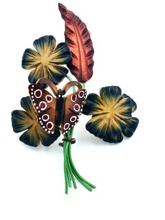 Flower brooch, hand carved from wood and hand painted from the early 1940s USA