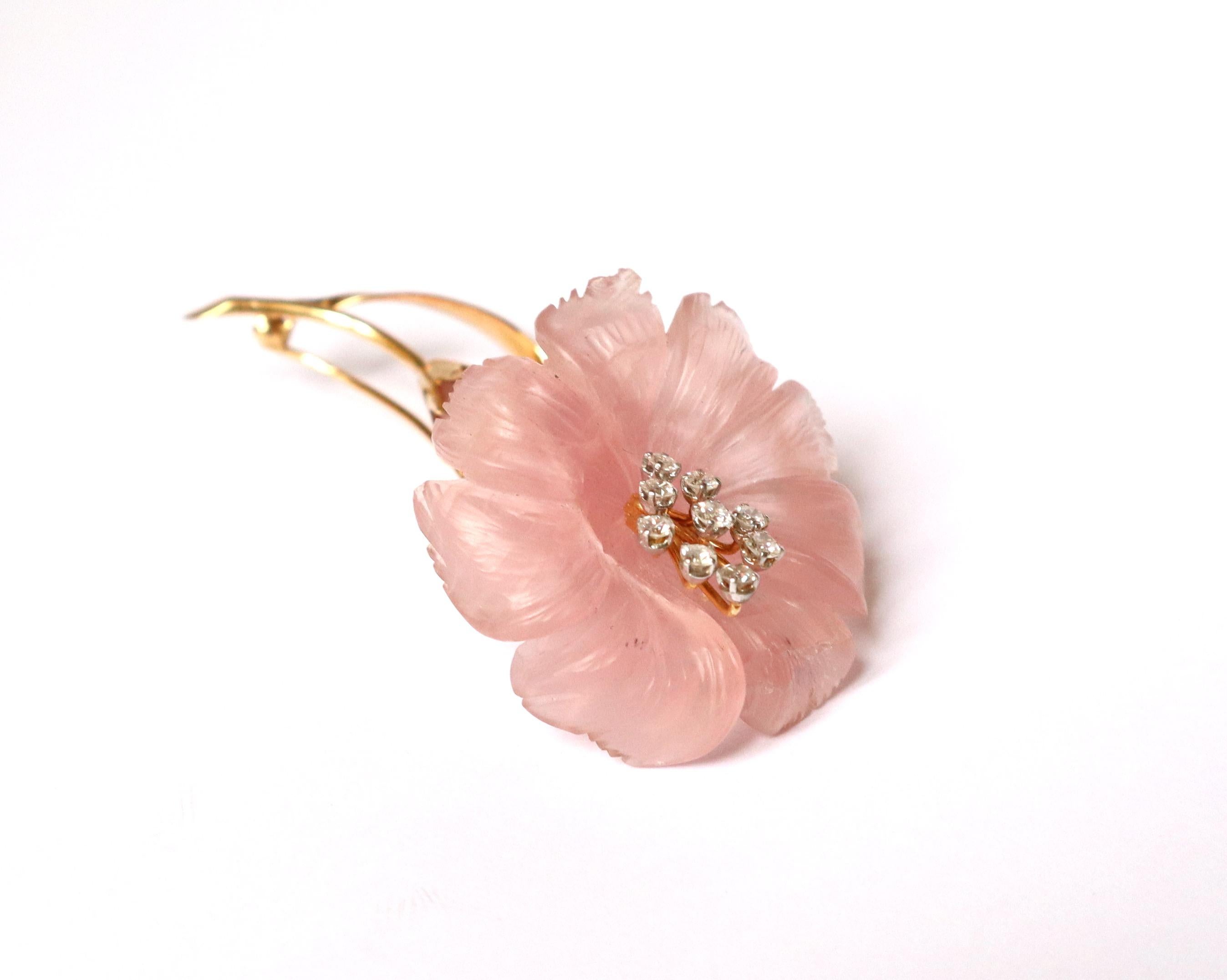 Women's Flower Brooch, Rose Quartz, Yellow Gold and Diamonds For Sale