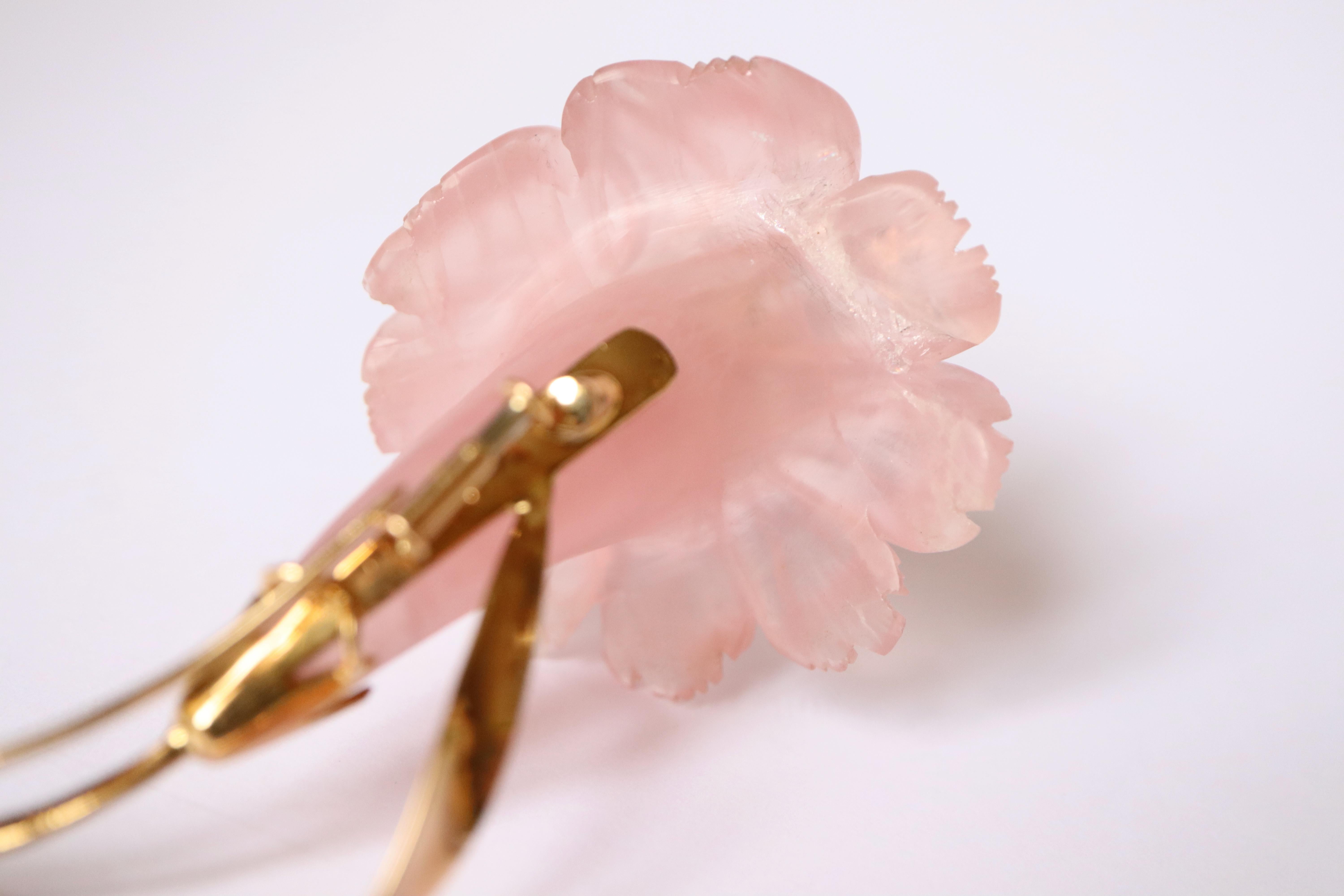 Flower Brooch, Rose Quartz, Yellow Gold and Diamonds For Sale 3