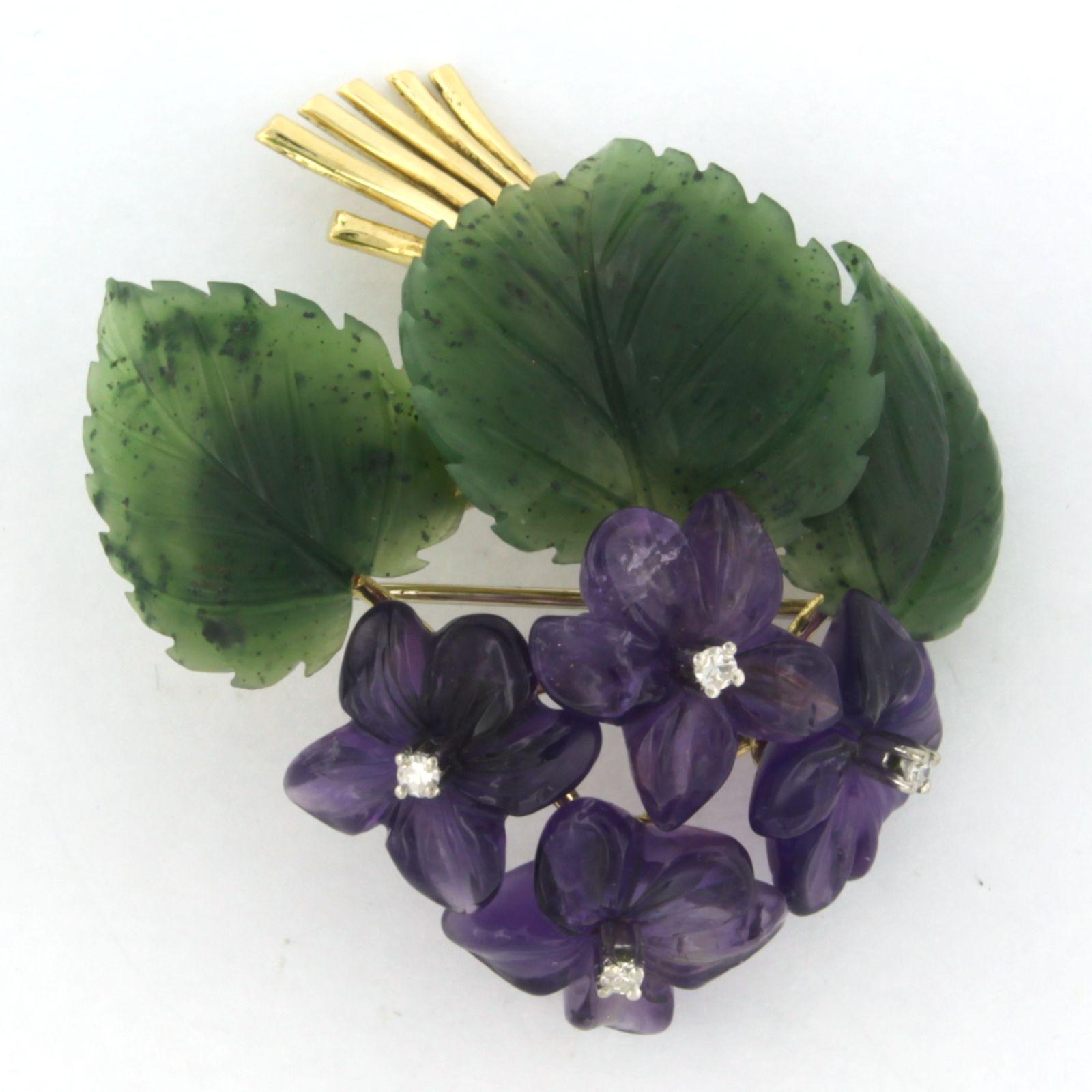 Women's Flower brooch set with amethyst, jade and diamonds 18k yellow gold For Sale
