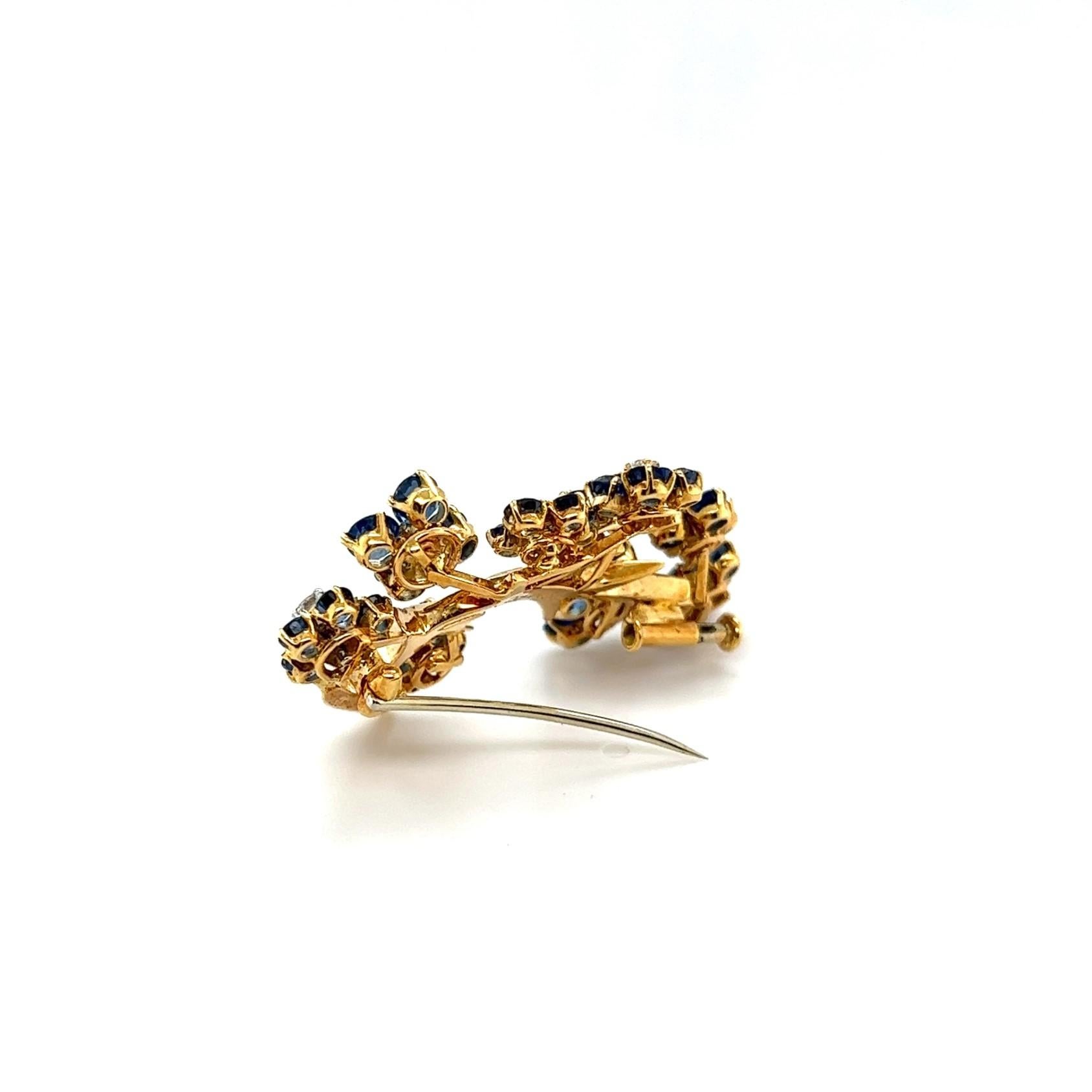 Flower Brooch with Sapphire & Diamonds in 18 Karat Yellow Gold by Gübelin For Sale 6