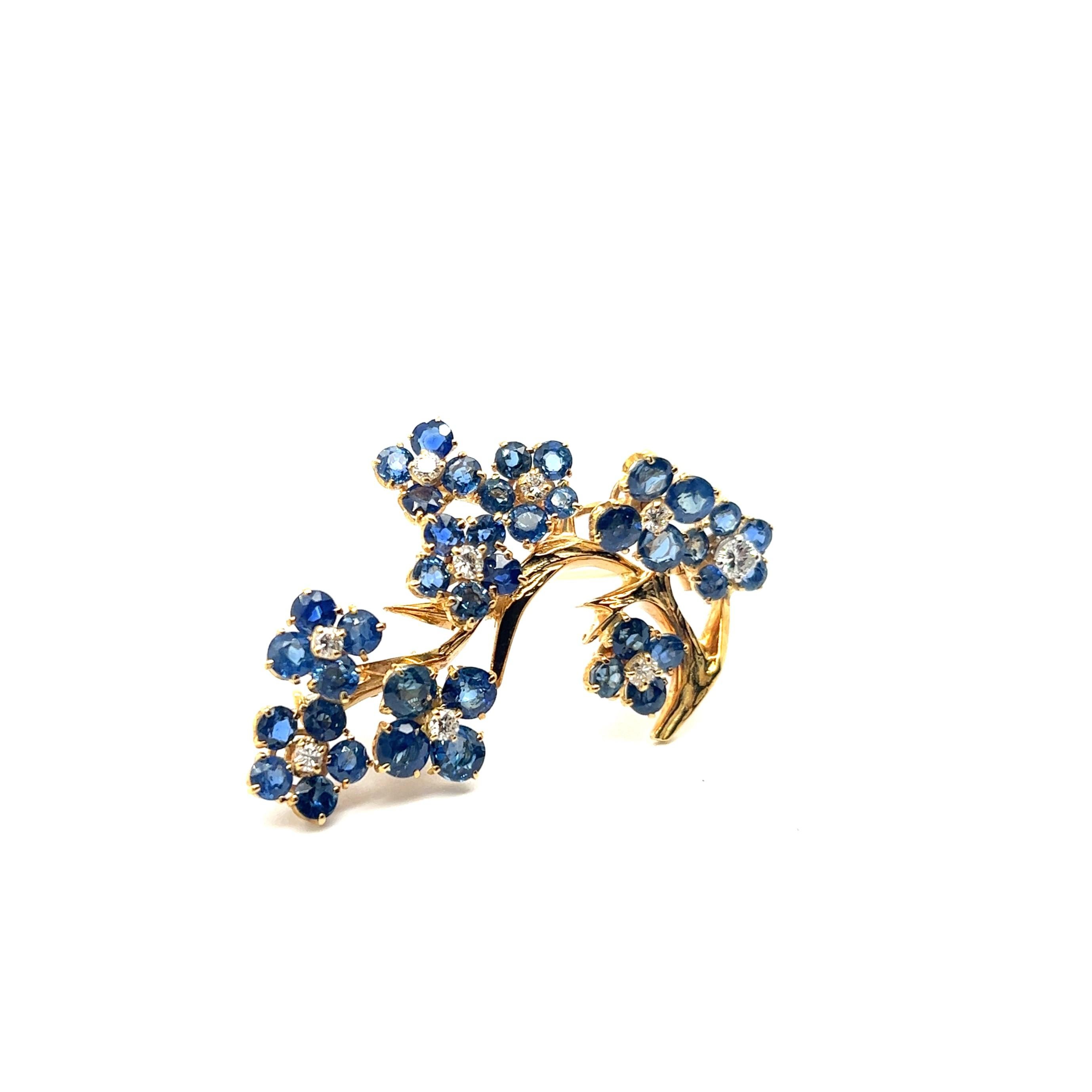 Flower Brooch with Sapphire & Diamonds in 18 Karat Yellow Gold by Gübelin For Sale 11