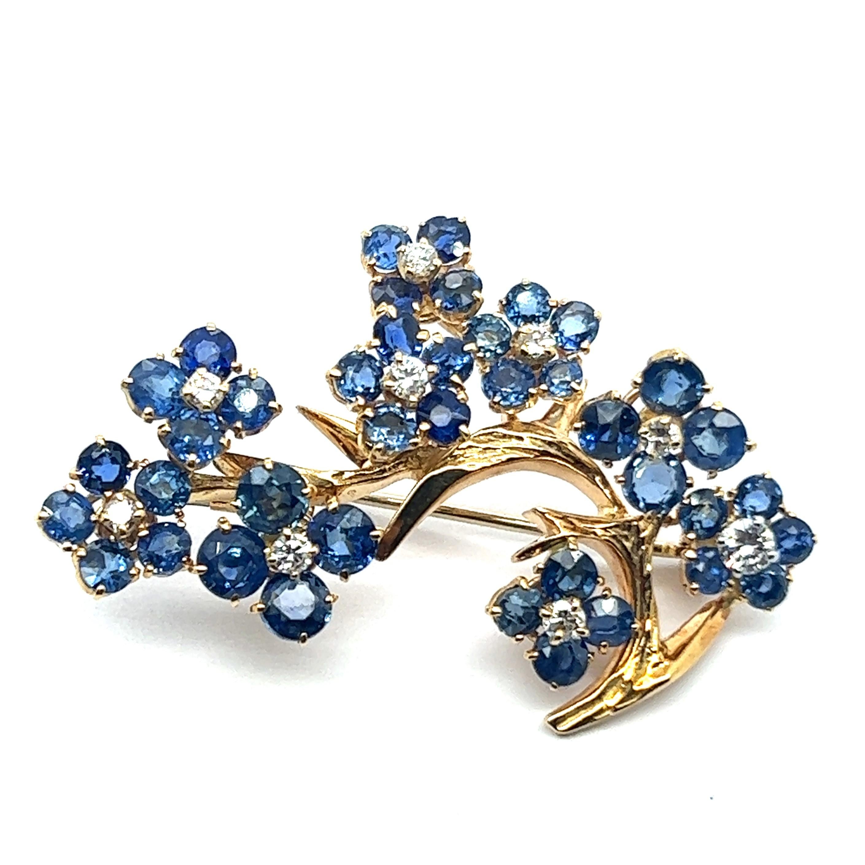 Flower Brooch with Sapphire & Diamonds in 18 Karat Yellow Gold by Gübelin For Sale 2