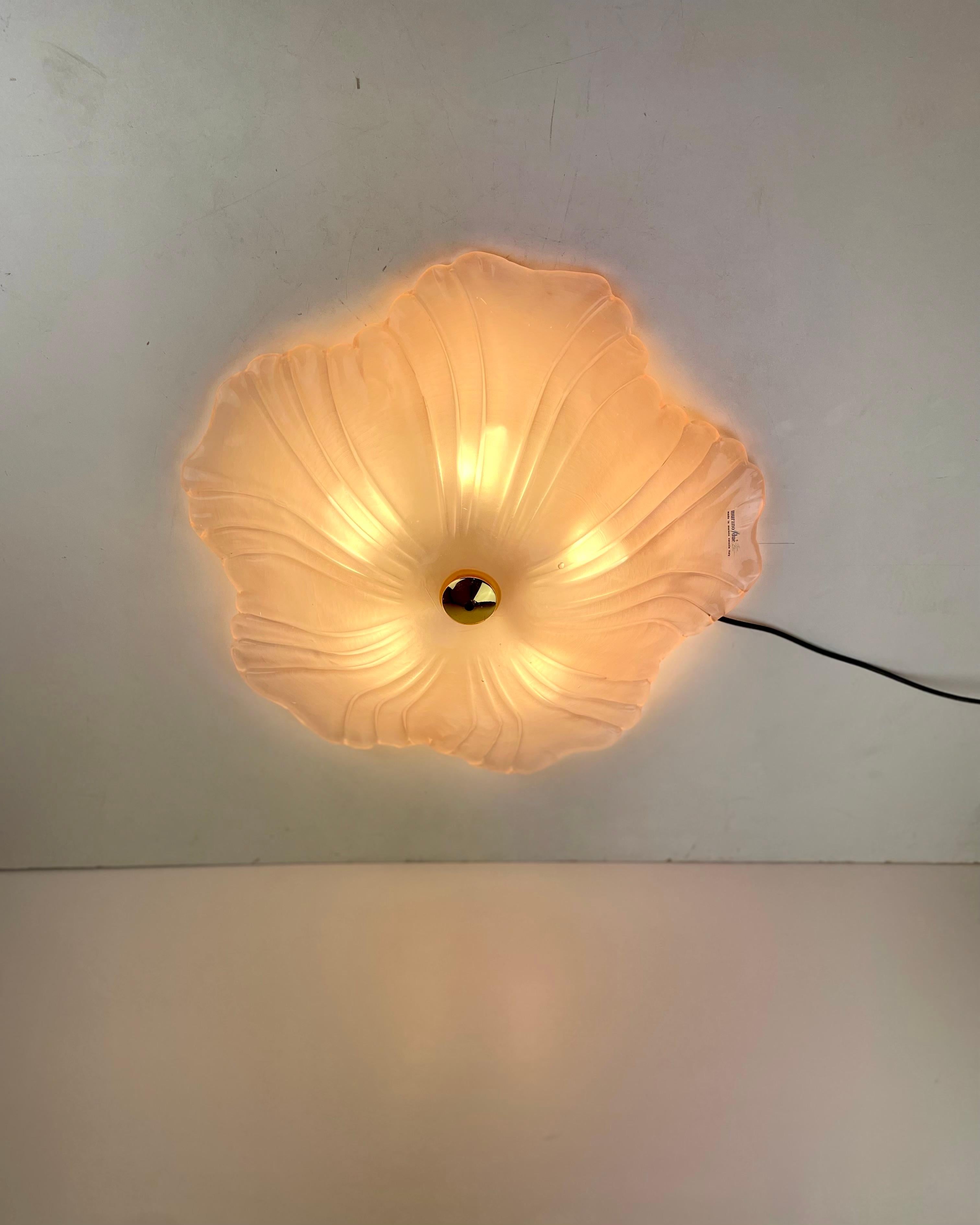 Mid-Century moderno Lampada da soffitto a forma di fiore di Murano Due, anni '80 in vendita