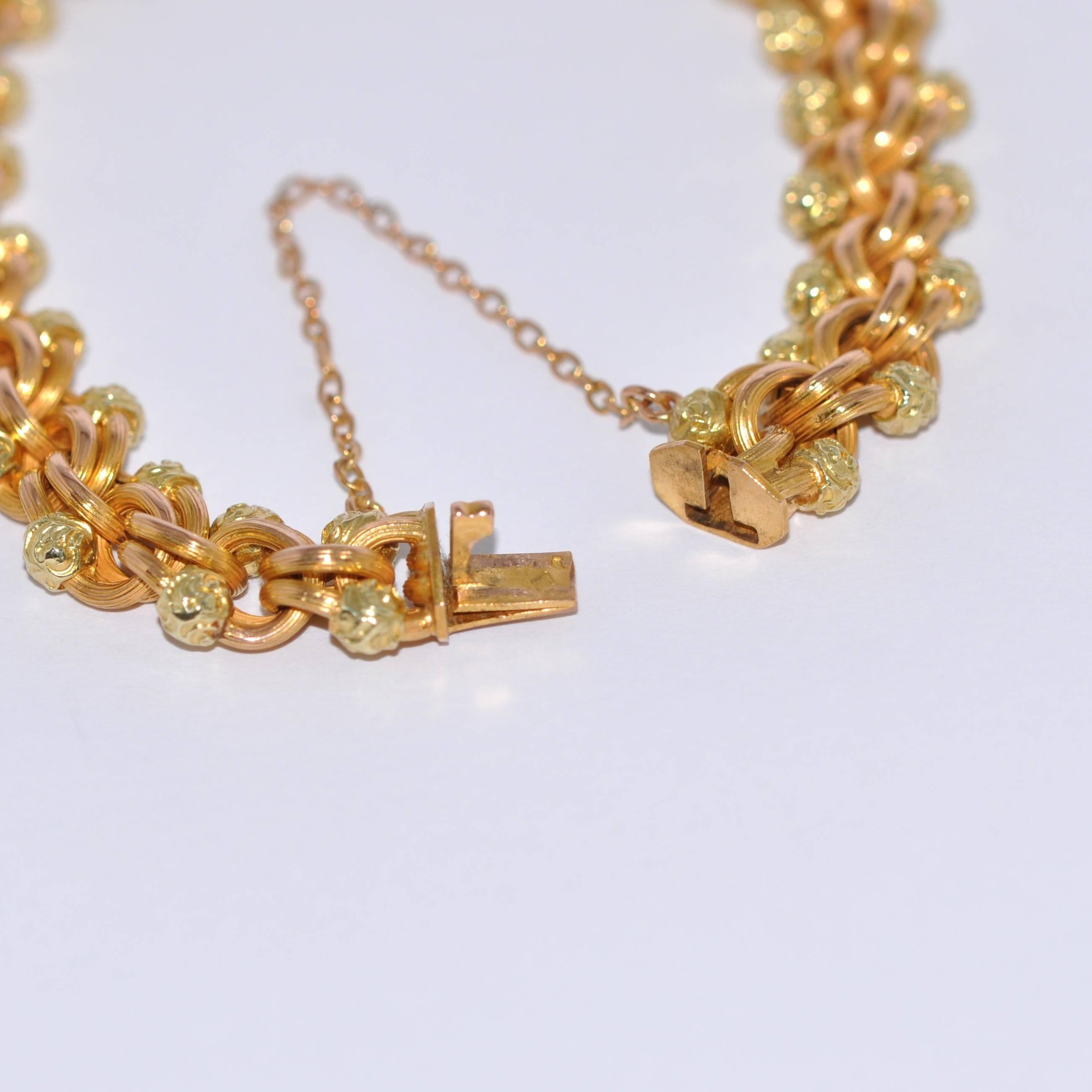 Flower Chain Yellow Gold 18 Carat Bracelet In Good Condition In Vannes, FR