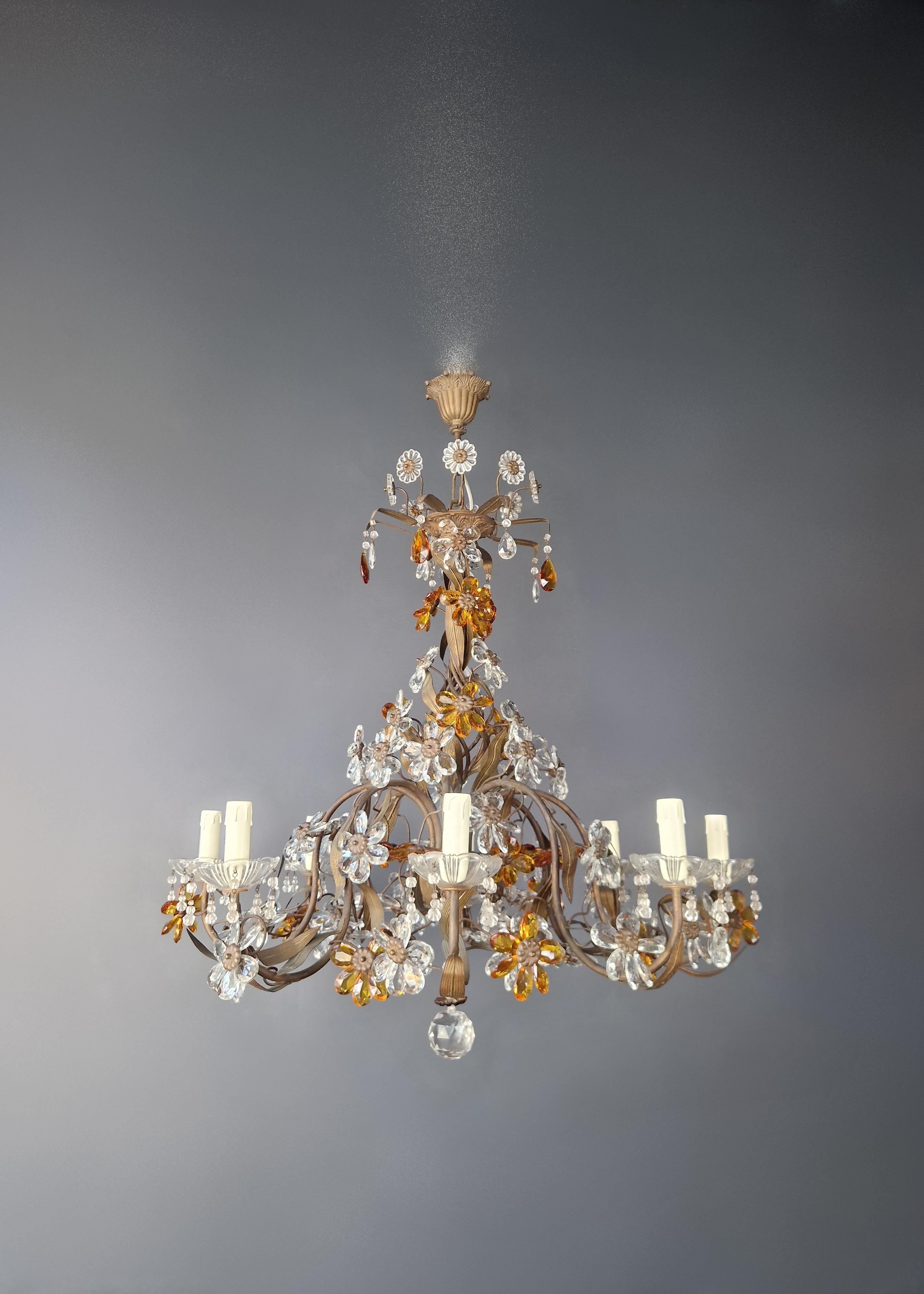 Elegant Vintage Chandelier: A Fusion of History and Elegance

Step into a realm of timeless beauty with our meticulously restored old chandelier, a testament to the skilled craftsmanship of a bygone era. Lovingly brought back to life in Berlin, this