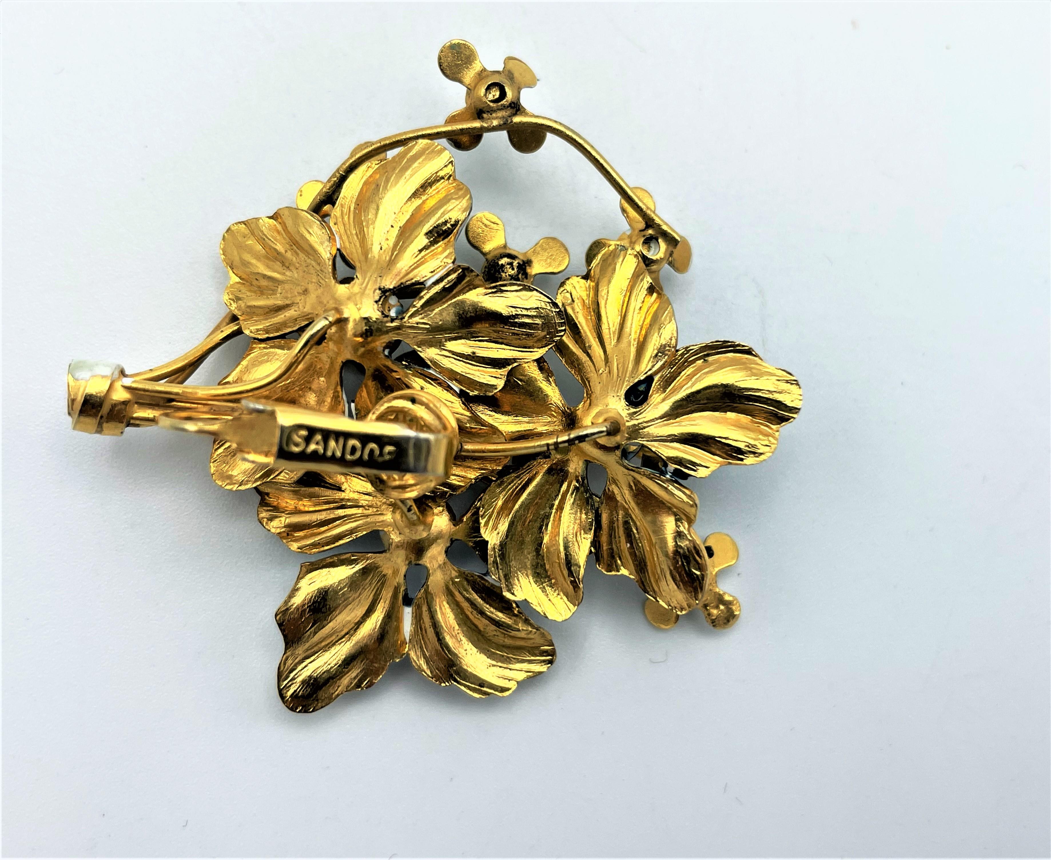Blumenblumen-Ohrring mit Clip, vergoldet und emailliert von Sandor USA  1950er Jahre   im Angebot 2