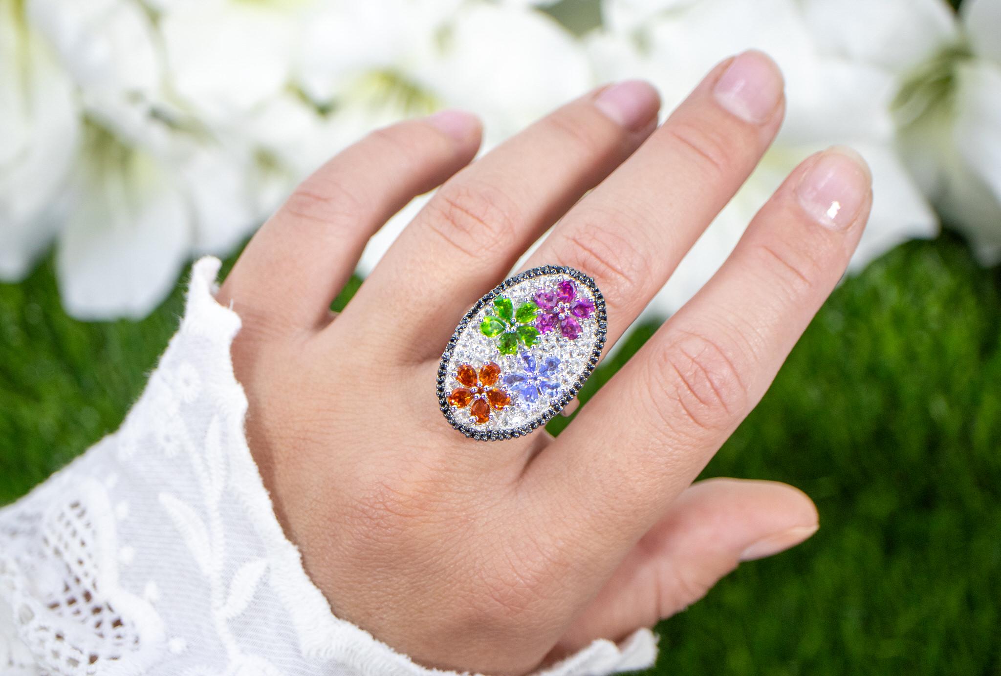Flower Cluster Ring Citrine Tanzanite Rhodolite Chrome Diopside Topaz Spinel In Excellent Condition For Sale In Aliso Viejo, CA