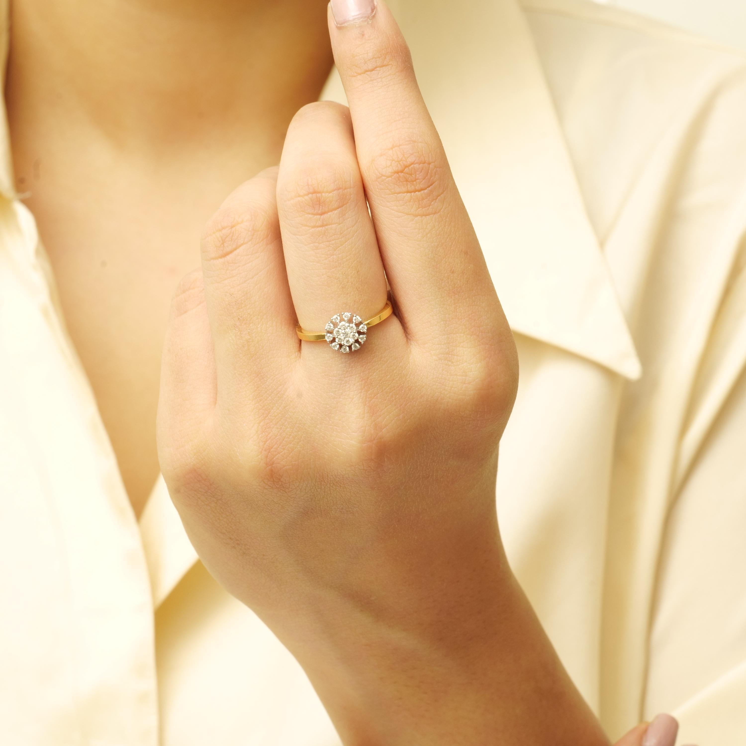 Art Déco Flower Clustered Natural Diamond Ring In 14k Solid Gold (Certified) in vendita