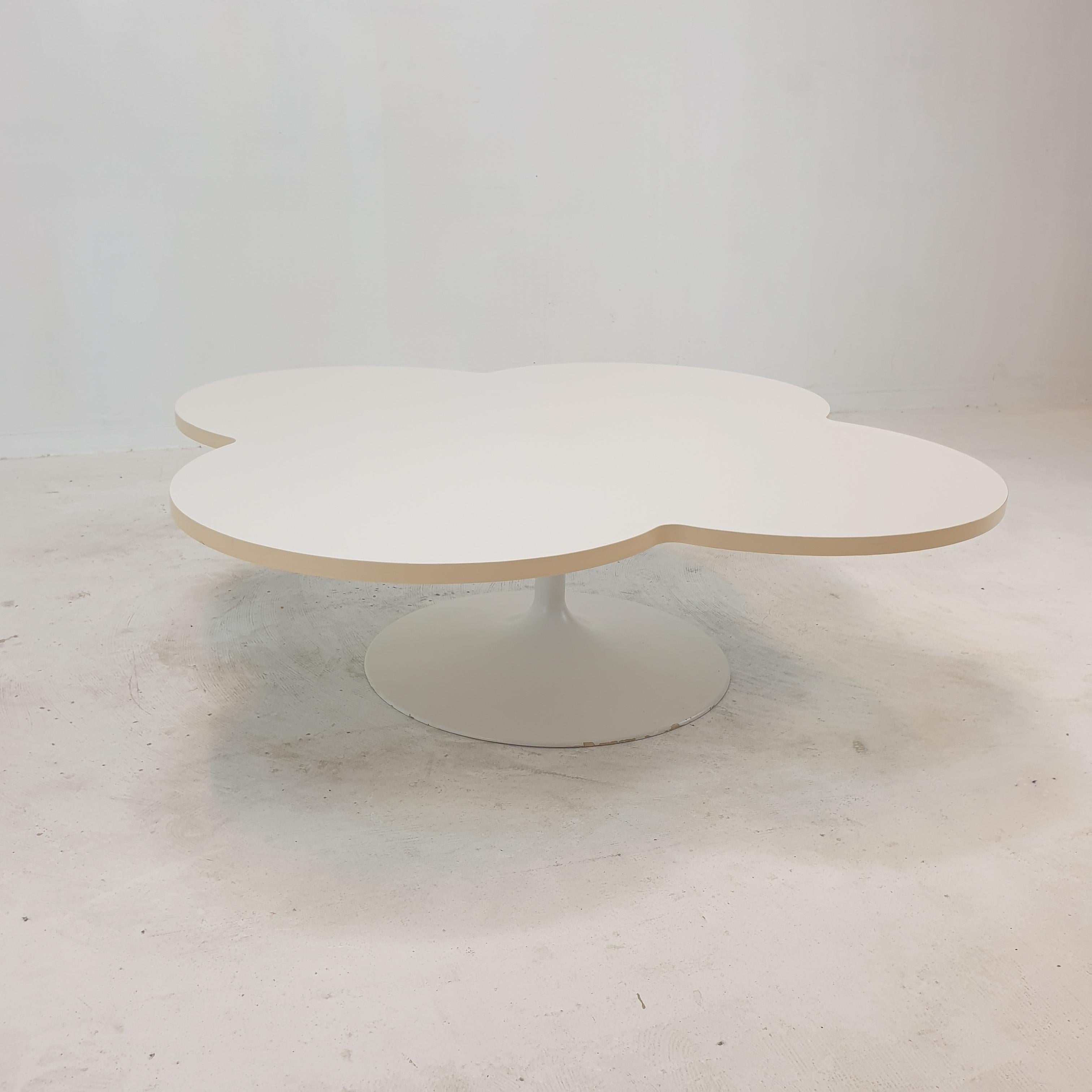 Flower Coffee Table by Kho Liang le for Artifort, 1960s For Sale 4