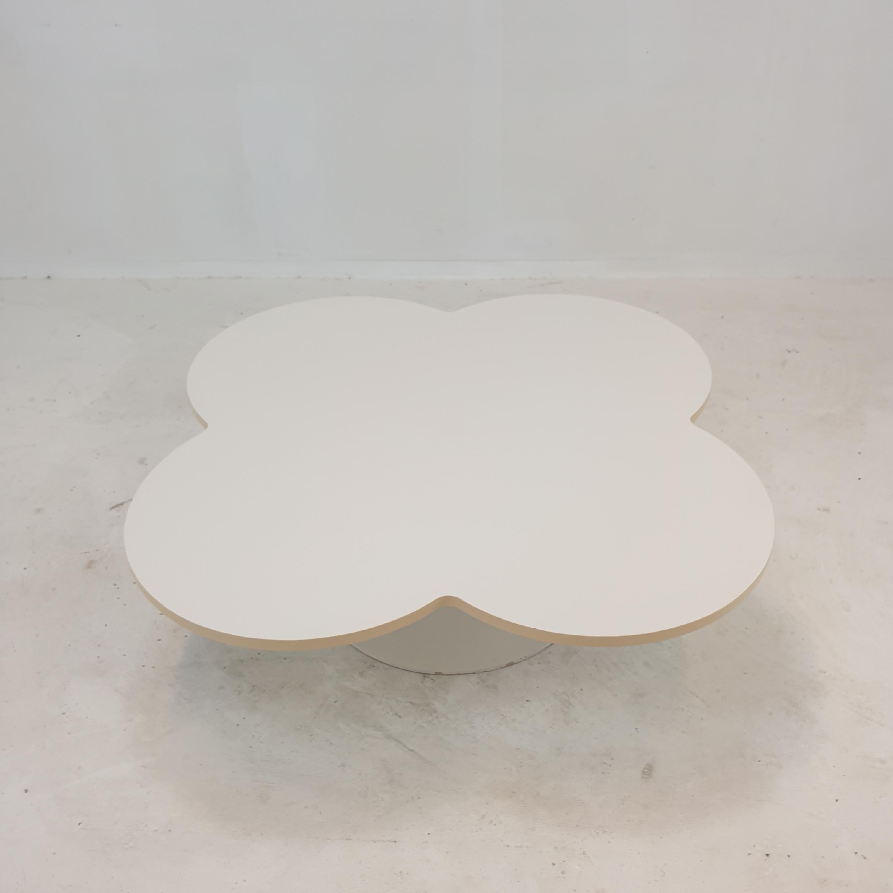 Dutch Flower Coffee Table by Kho Liang le for Artifort, 1960s For Sale