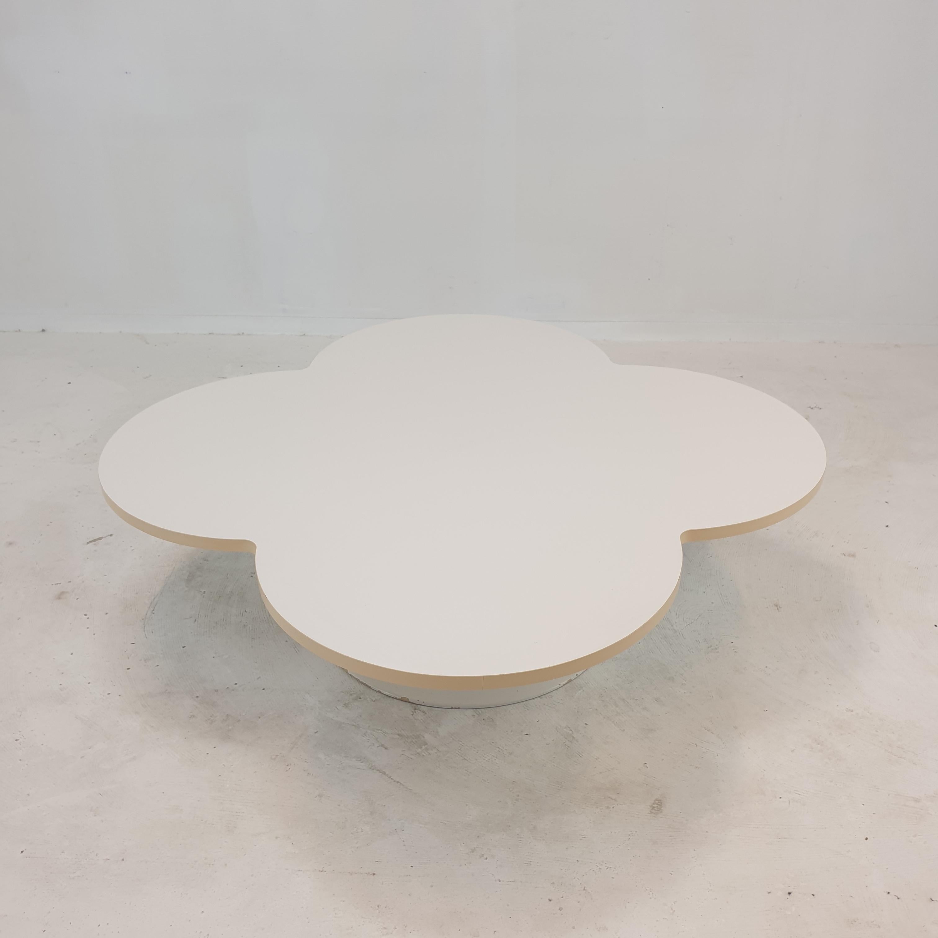 Laminated Flower Coffee Table by Kho Liang le for Artifort, 1960s For Sale