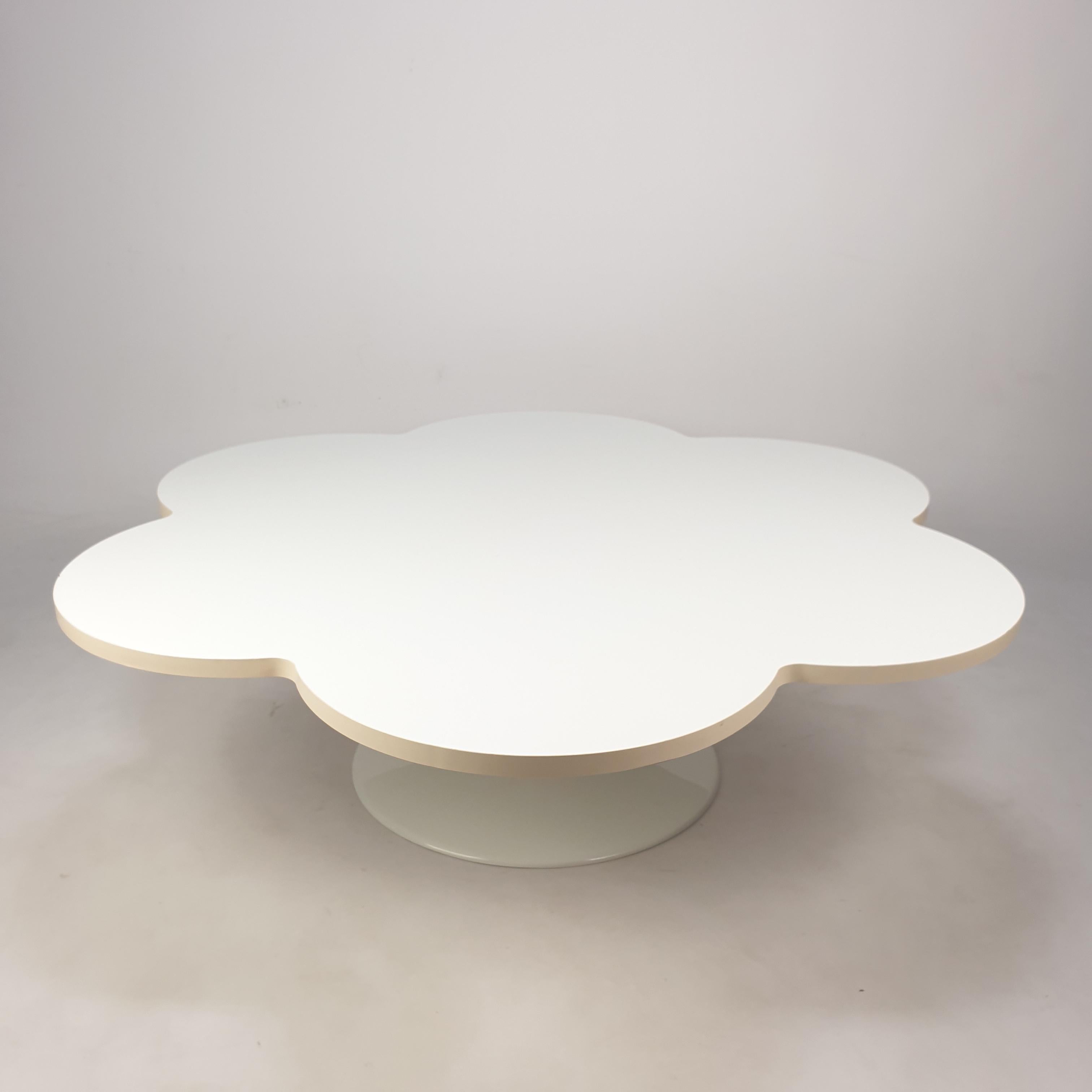 Mid-20th Century Flower Coffee Table by Kho Liang le for Artifort, 1960s