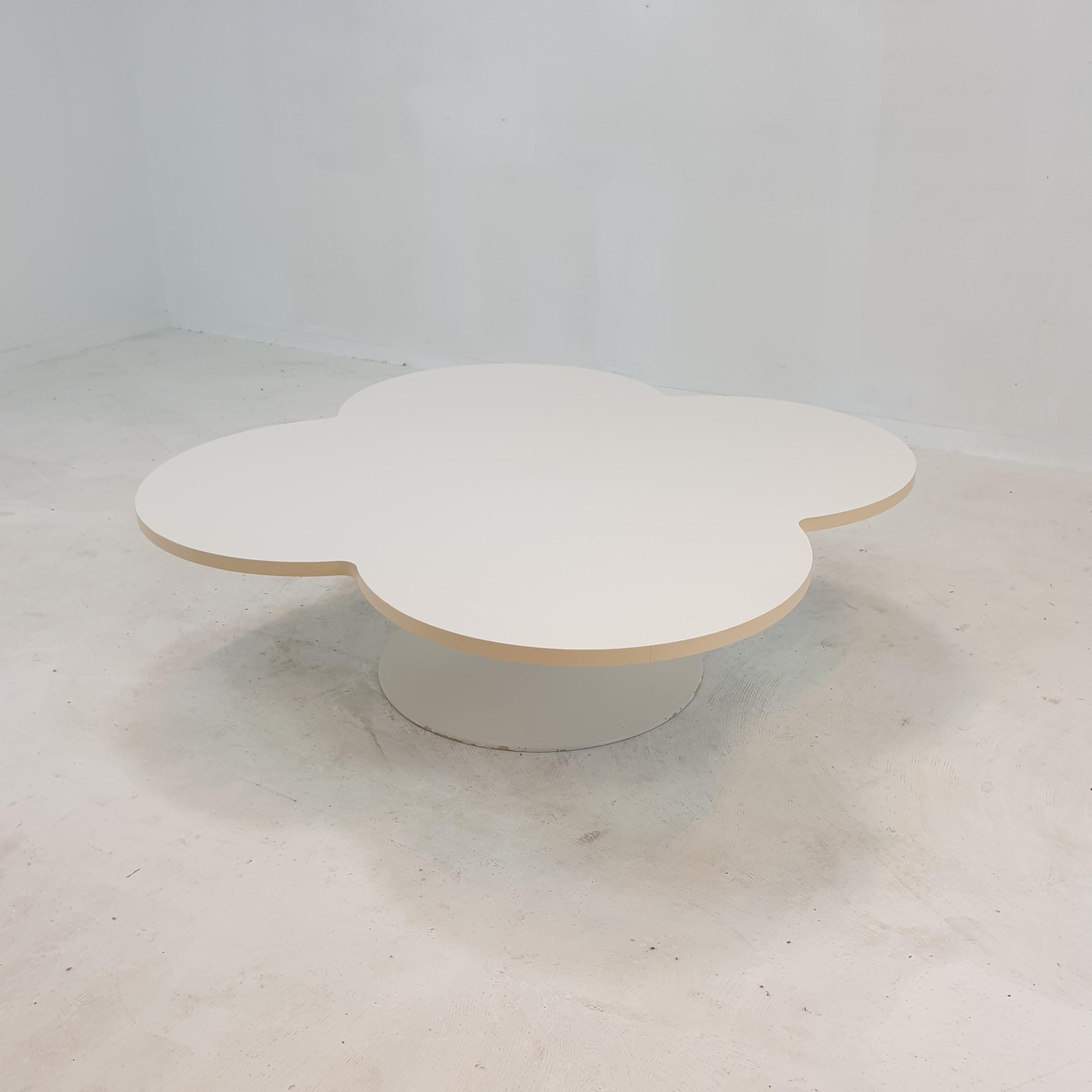 Flower Coffee Table by Kho Liang le for Artifort, 1960s For Sale 1