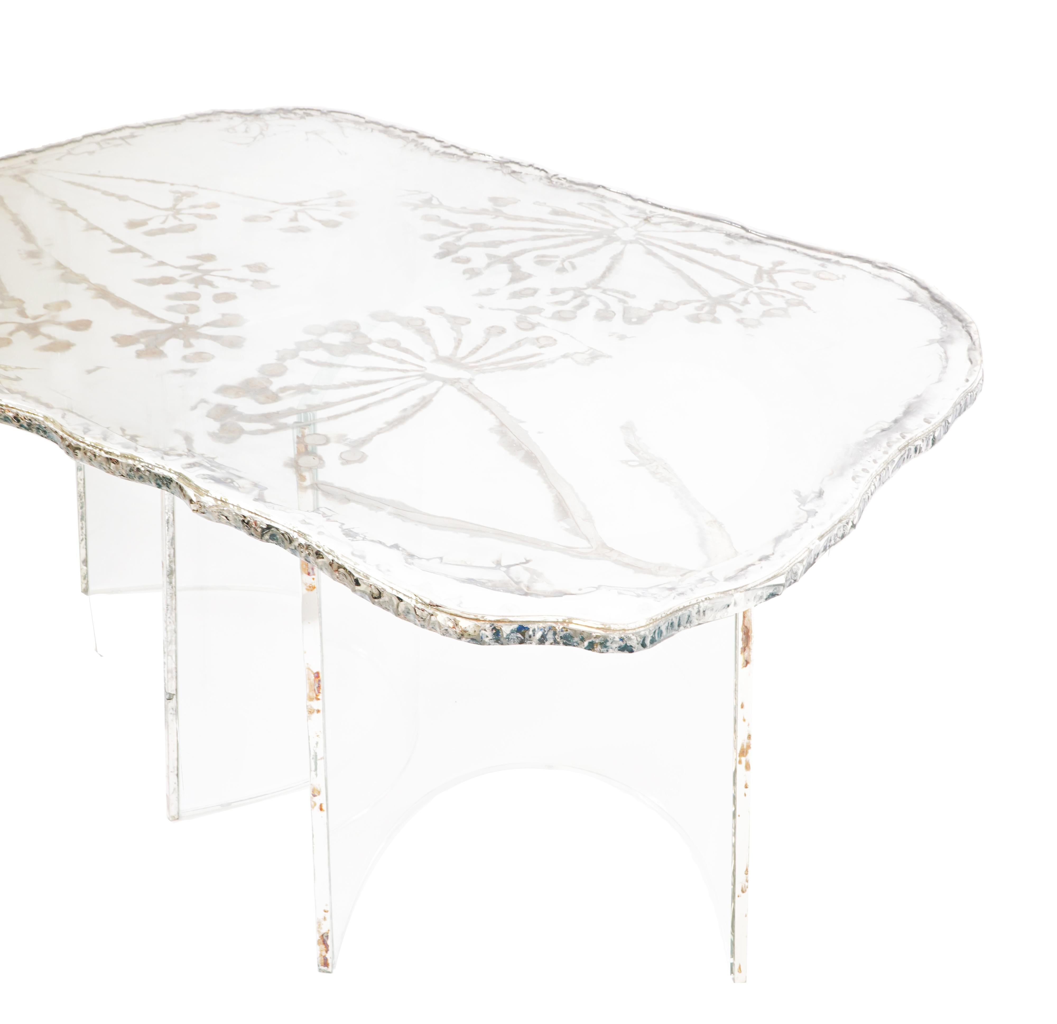 FLOWER  coffee - dining - console table

Enhance your elegance and radiate brilliance with our collection of silver tables. Exquisite pieces that add a touch of shimmer and glamor to your home interior.

The table, reminiscent of a gem hugged by its