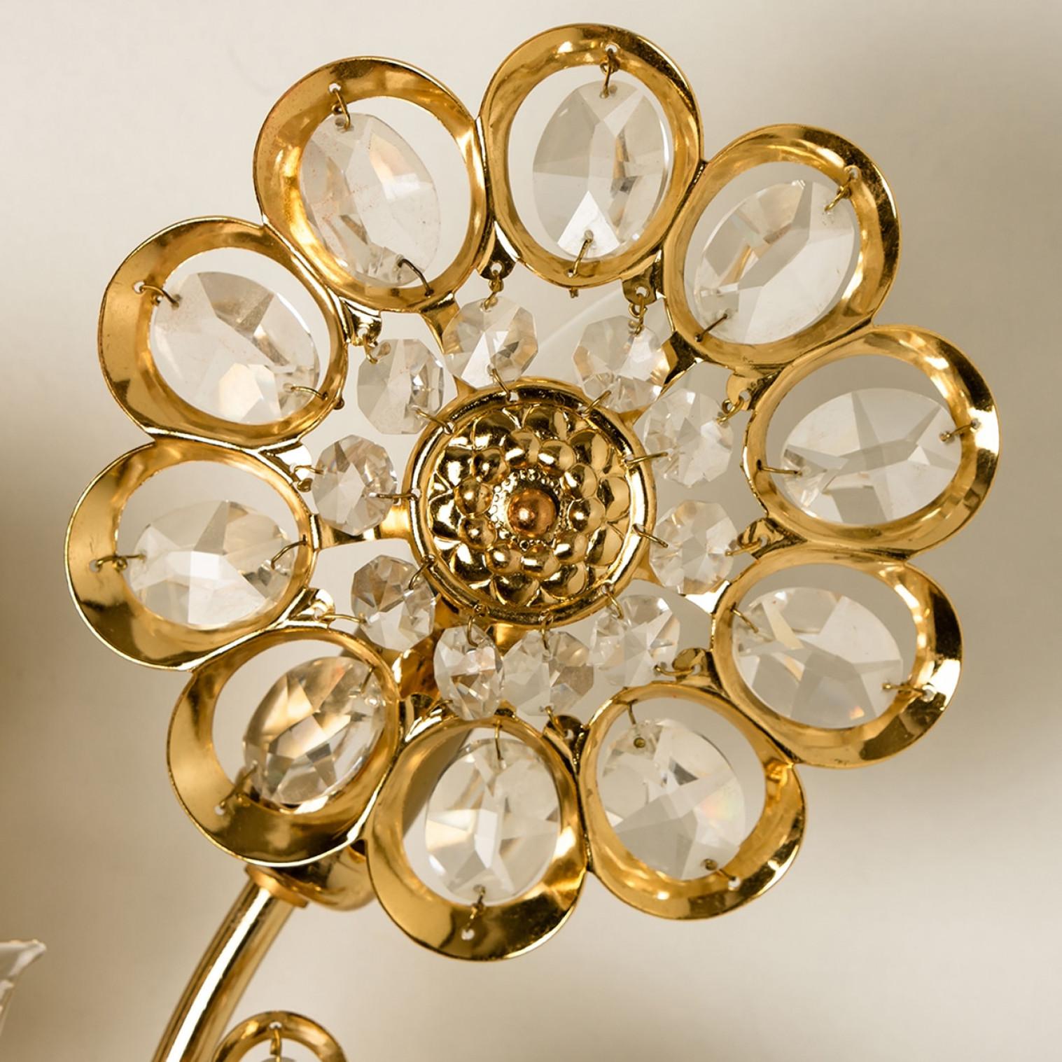 Flower Crystal and Brass Wall Lights or Sconces von Ernst Palme, Deutschland (Hollywood Regency) im Angebot