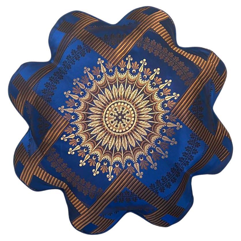 Coussin "Flower" en tissu de soie prélle et plumes d'oie, bleu