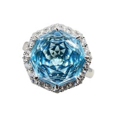 Cocktail-Ring, Statement-Ring, Blauer Topas im Blumenschliff, 7,86 Karat und Diamant