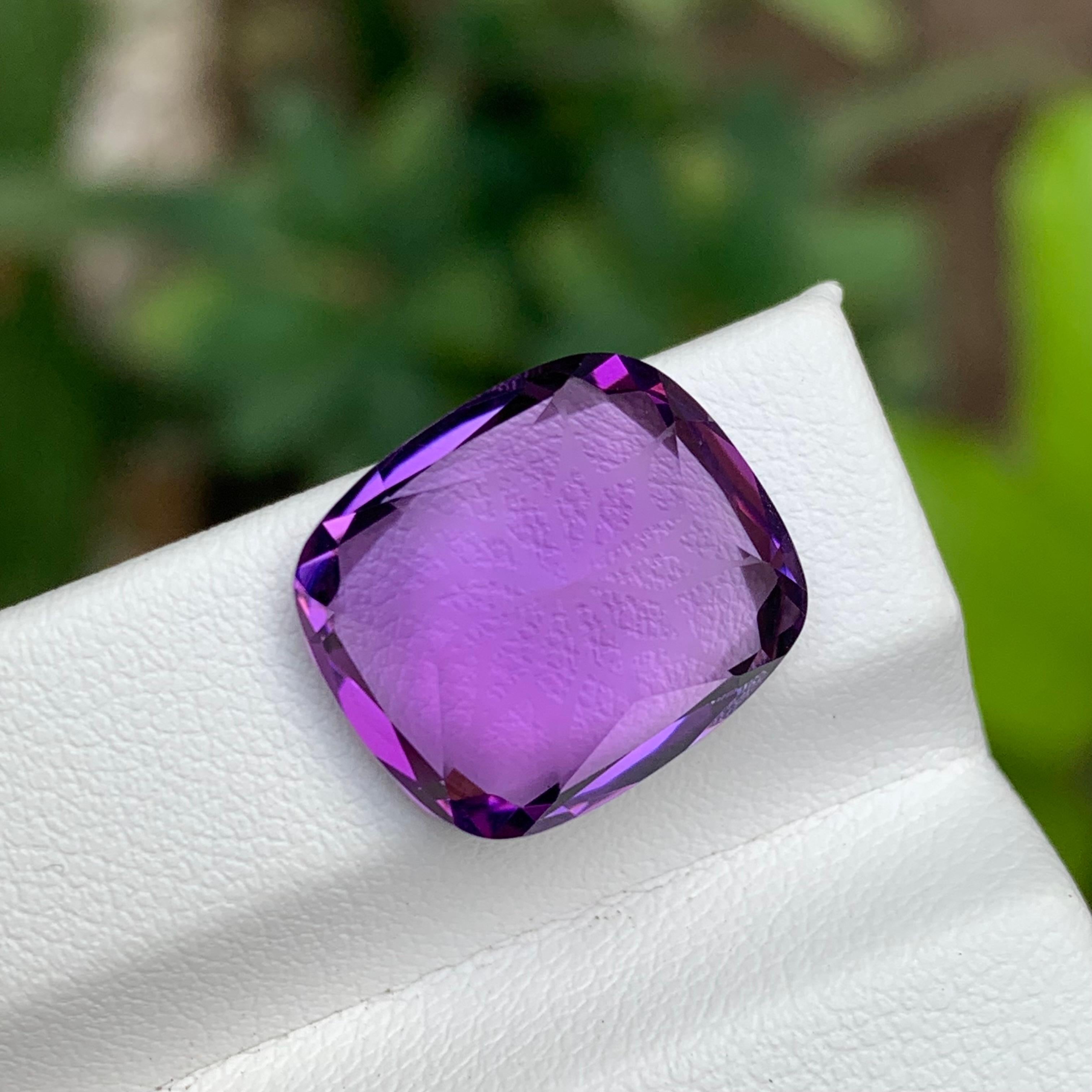 Women's or Men's Flower Cut Purple Natural Amethyst Pendant Loose Gemstone 10.90 Ct for Jewelry For Sale