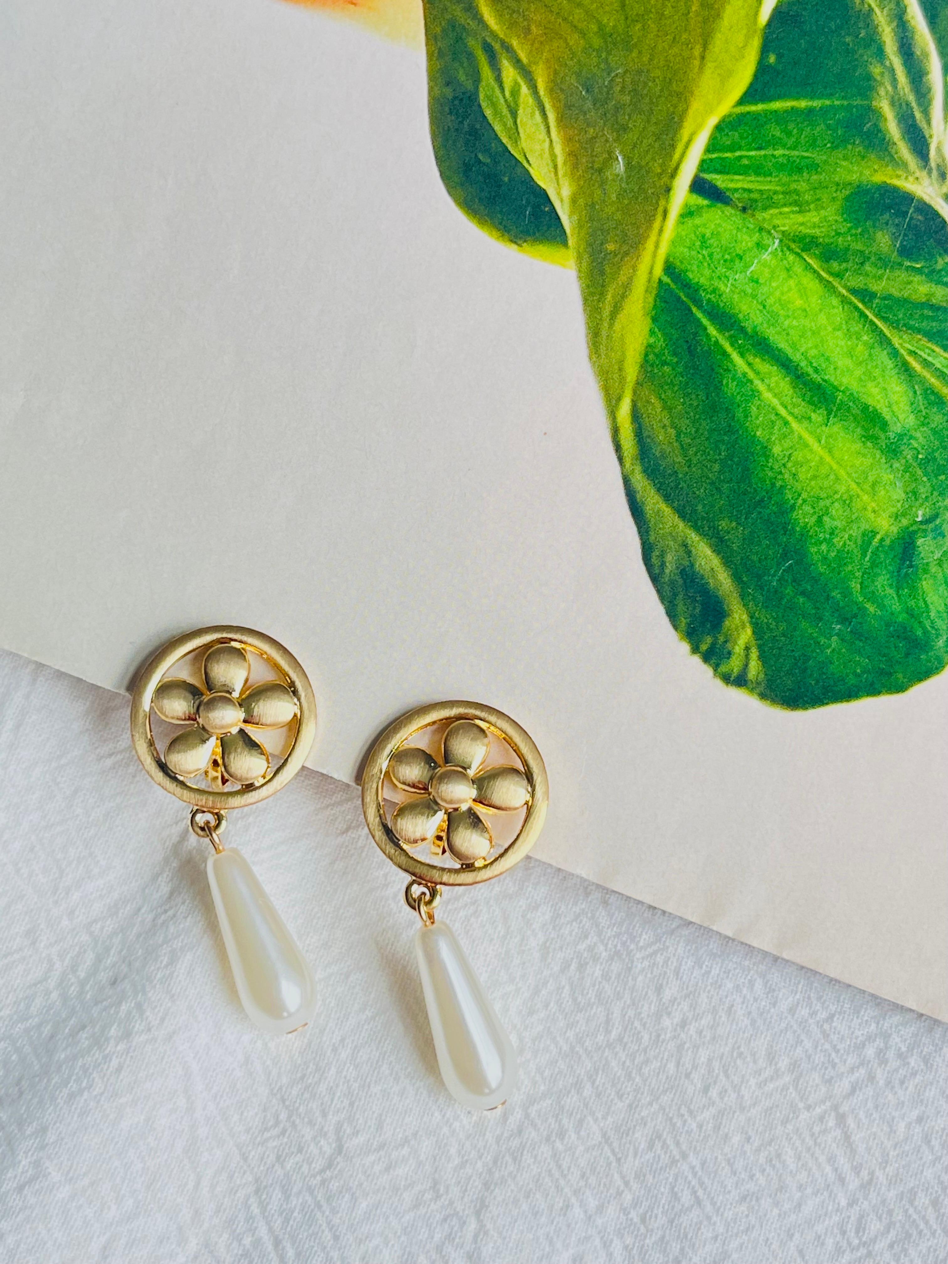 Women's or Men's Flower Daisy Round Openwork Long Water Drop White Pearl Gold Clip On Earrings
