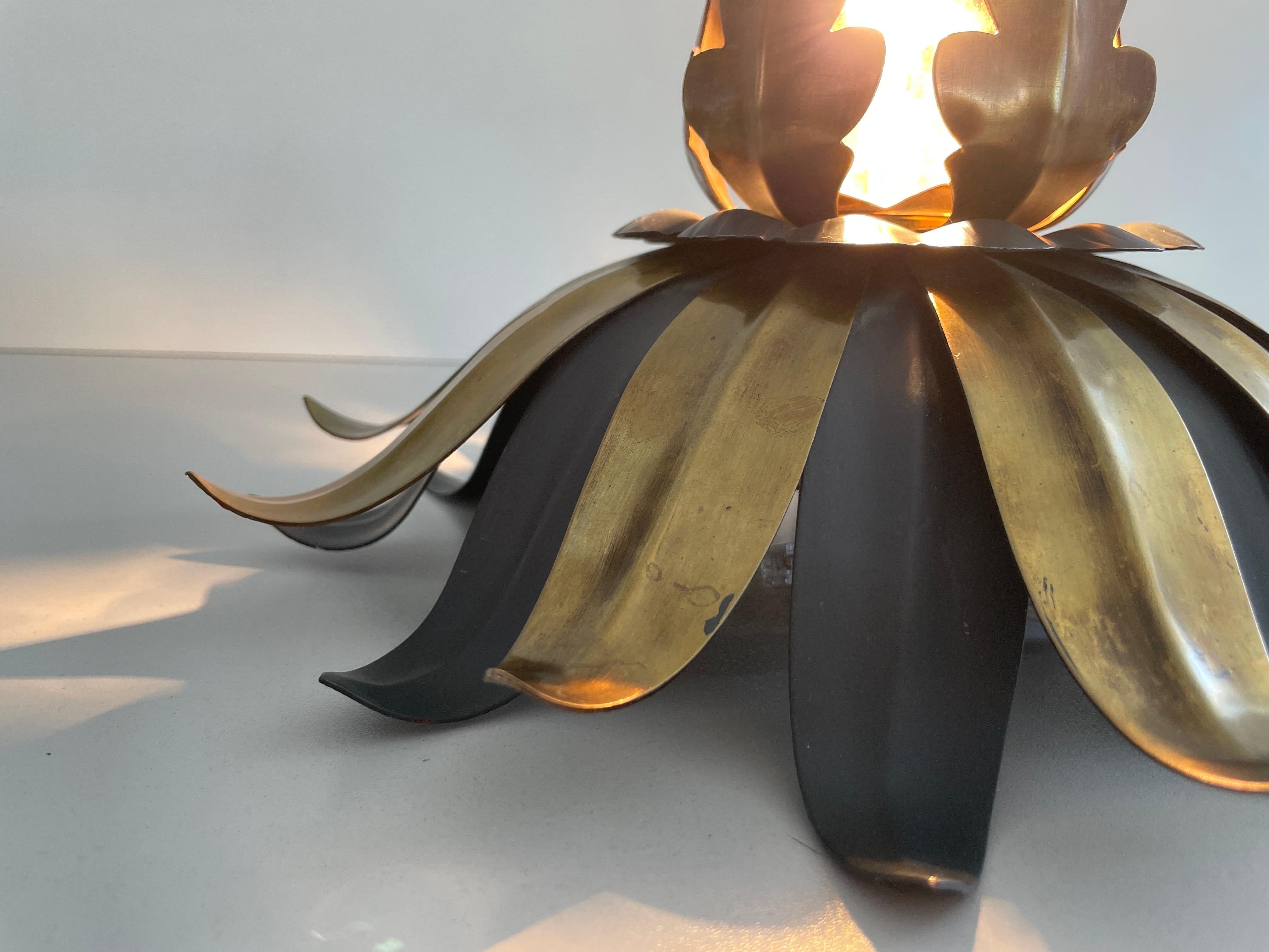 Lampada da soffitto a incasso in ottone nero Flower Design, anni '70, Germania in vendita 7