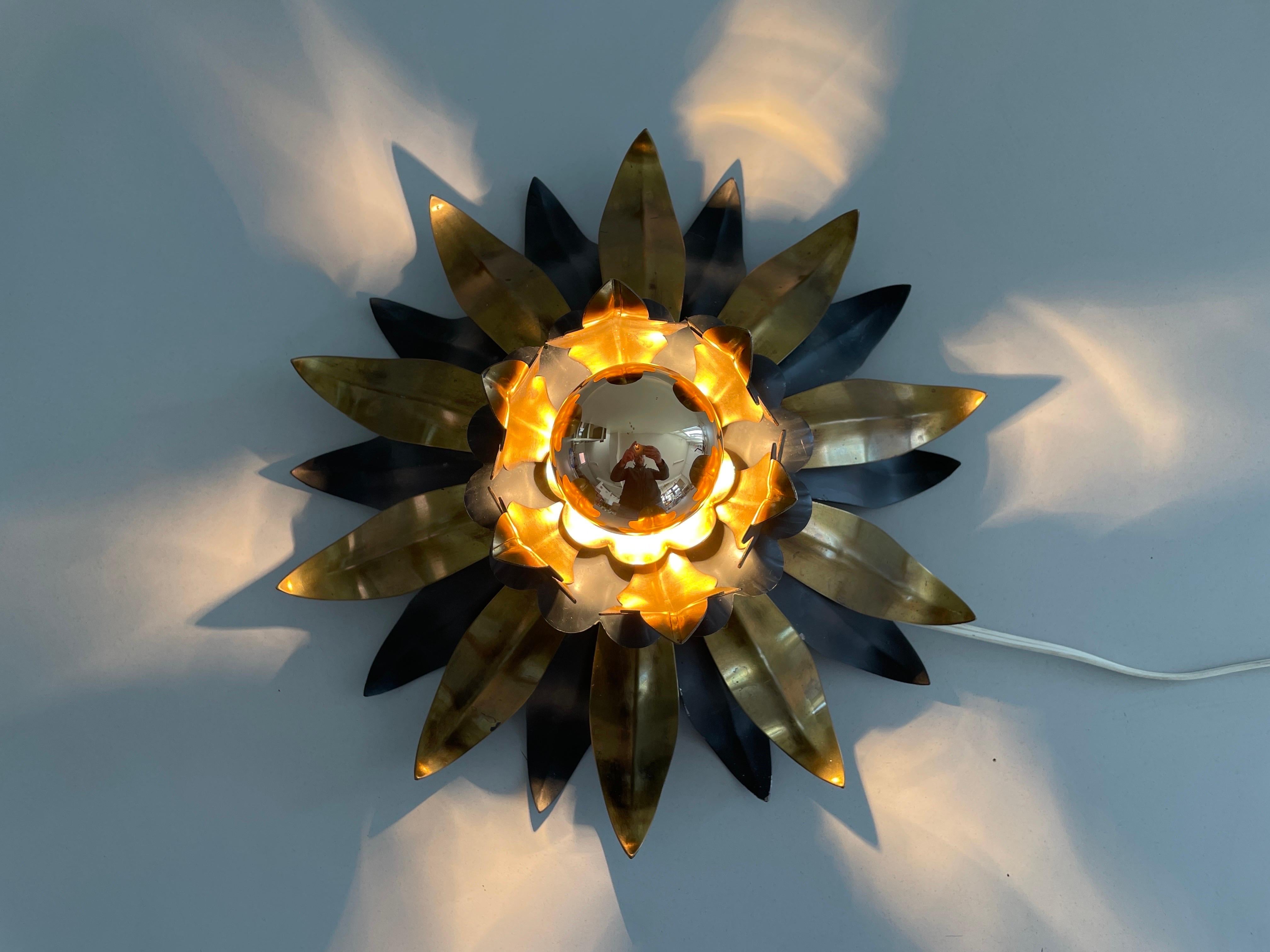 Lampada da soffitto a incasso in ottone nero Flower Design, anni '70, Germania in vendita 9