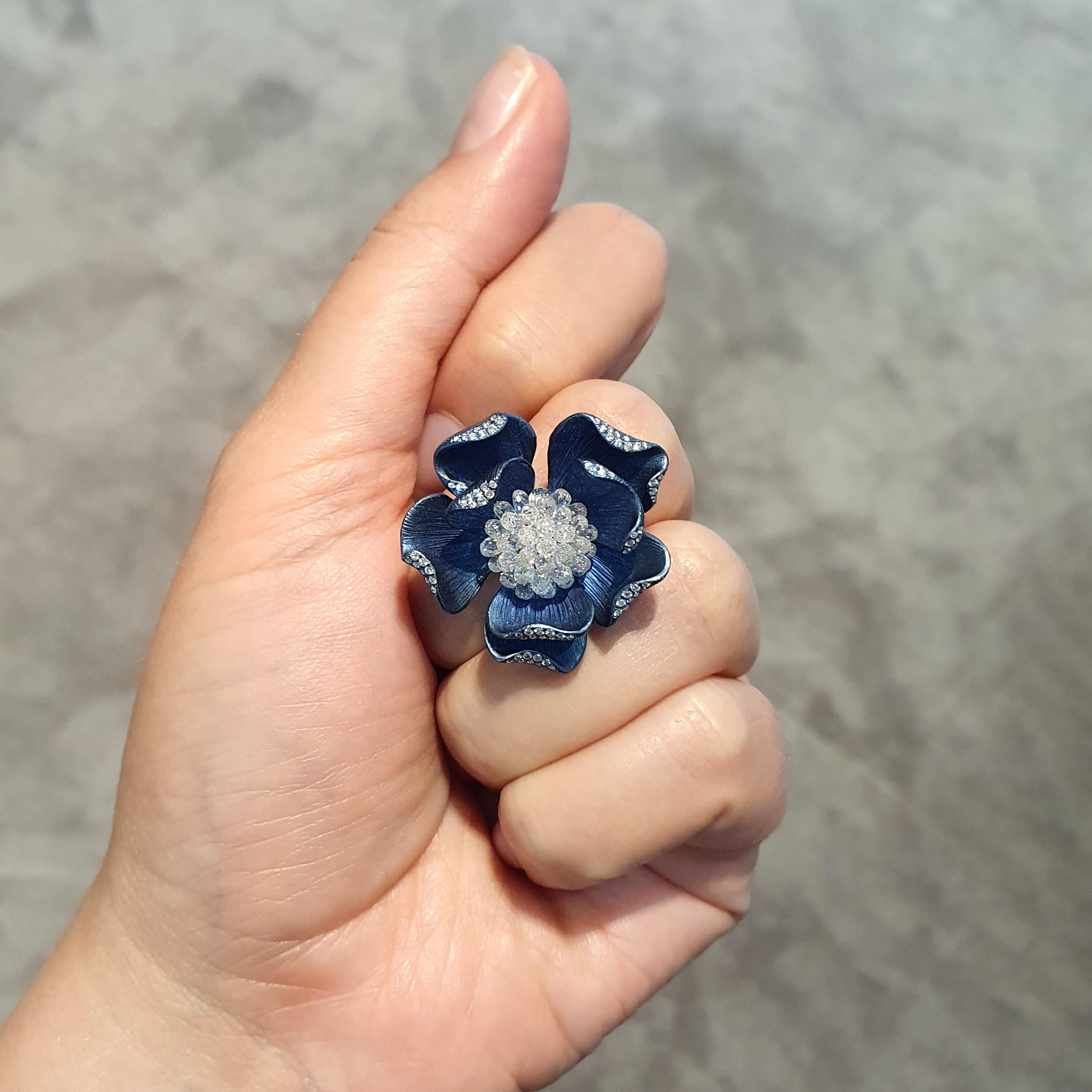 Flower Design Briolette Diamond Blue Gold 18K Ring For Sale 3