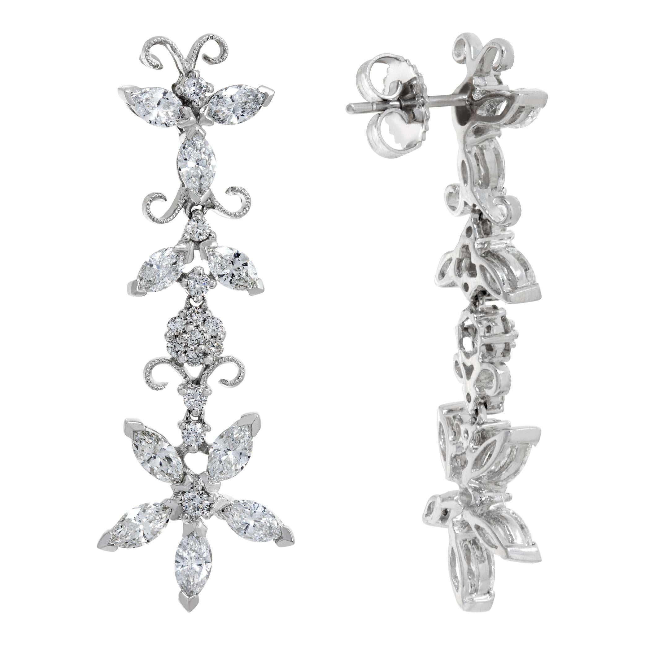 Donna Orecchino in oro bianco 14k con diamante dal design floreale in vendita