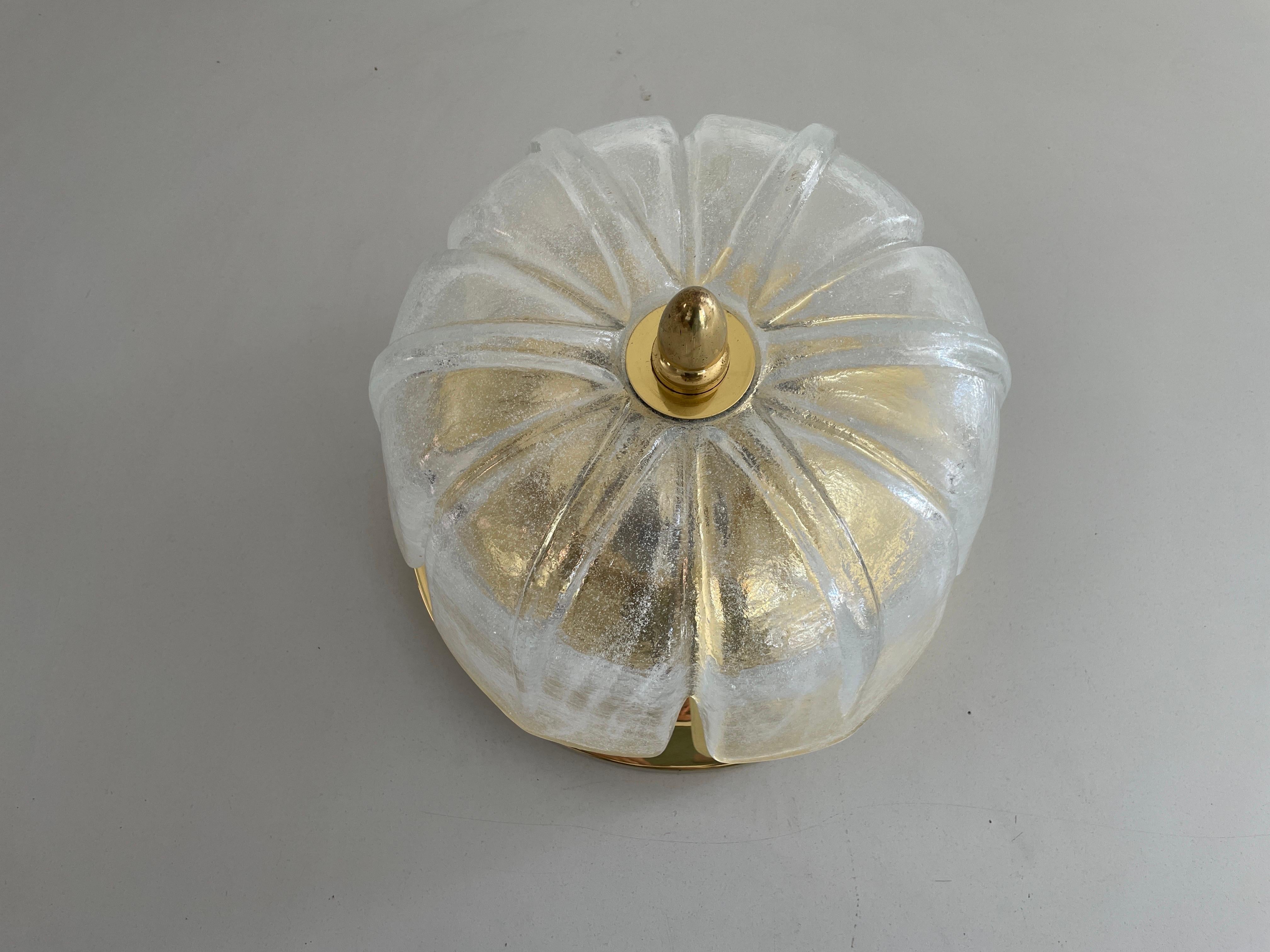 Lampada da soffitto a incasso in vetro e ottone Flower Design/One di Limburg, anni '60, Germania In condizioni ottime in vendita a Hagenbach, DE