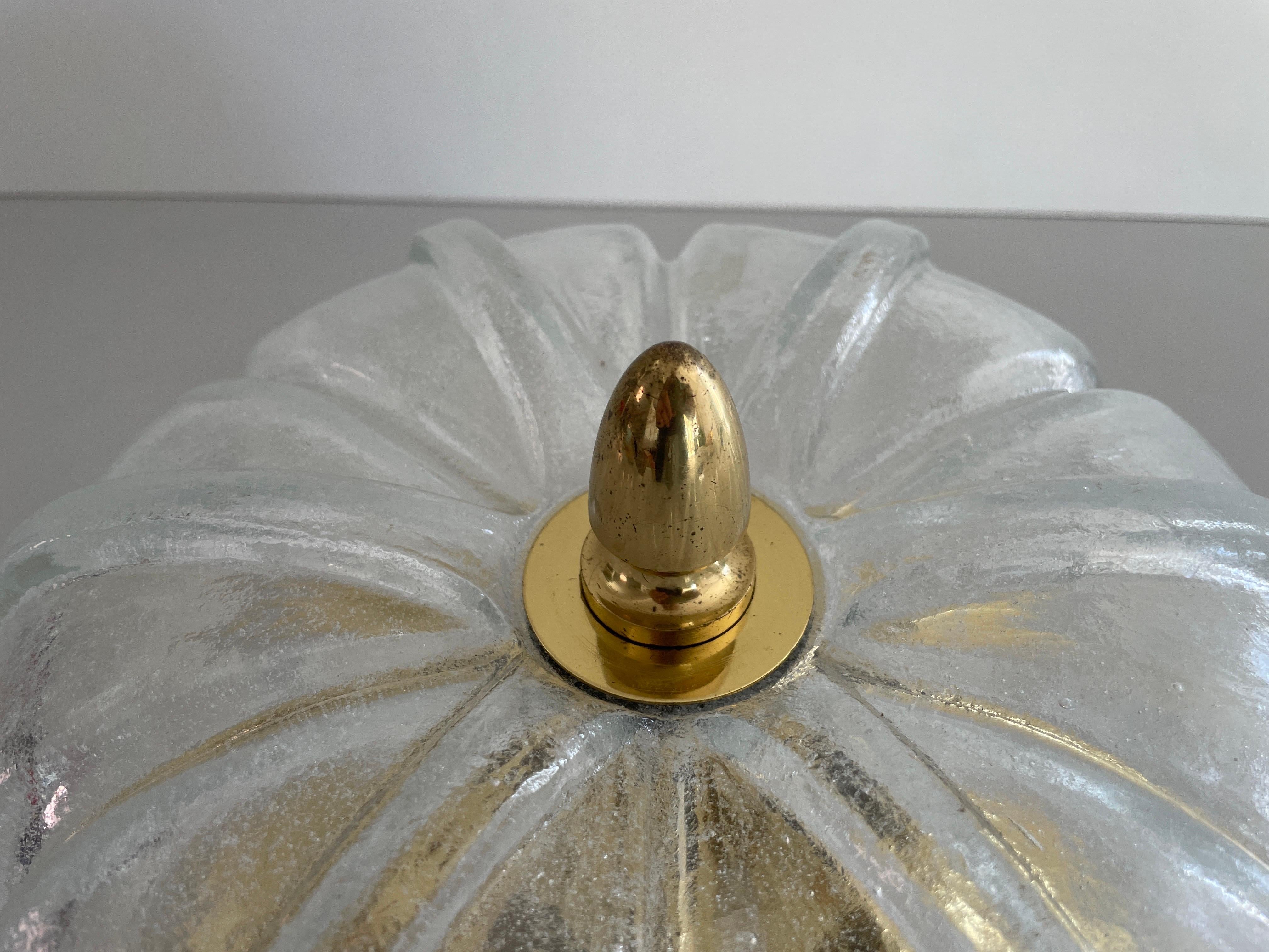 Vetro Lampada da soffitto a incasso in vetro e ottone Flower Design/One di Limburg, anni '60, Germania in vendita