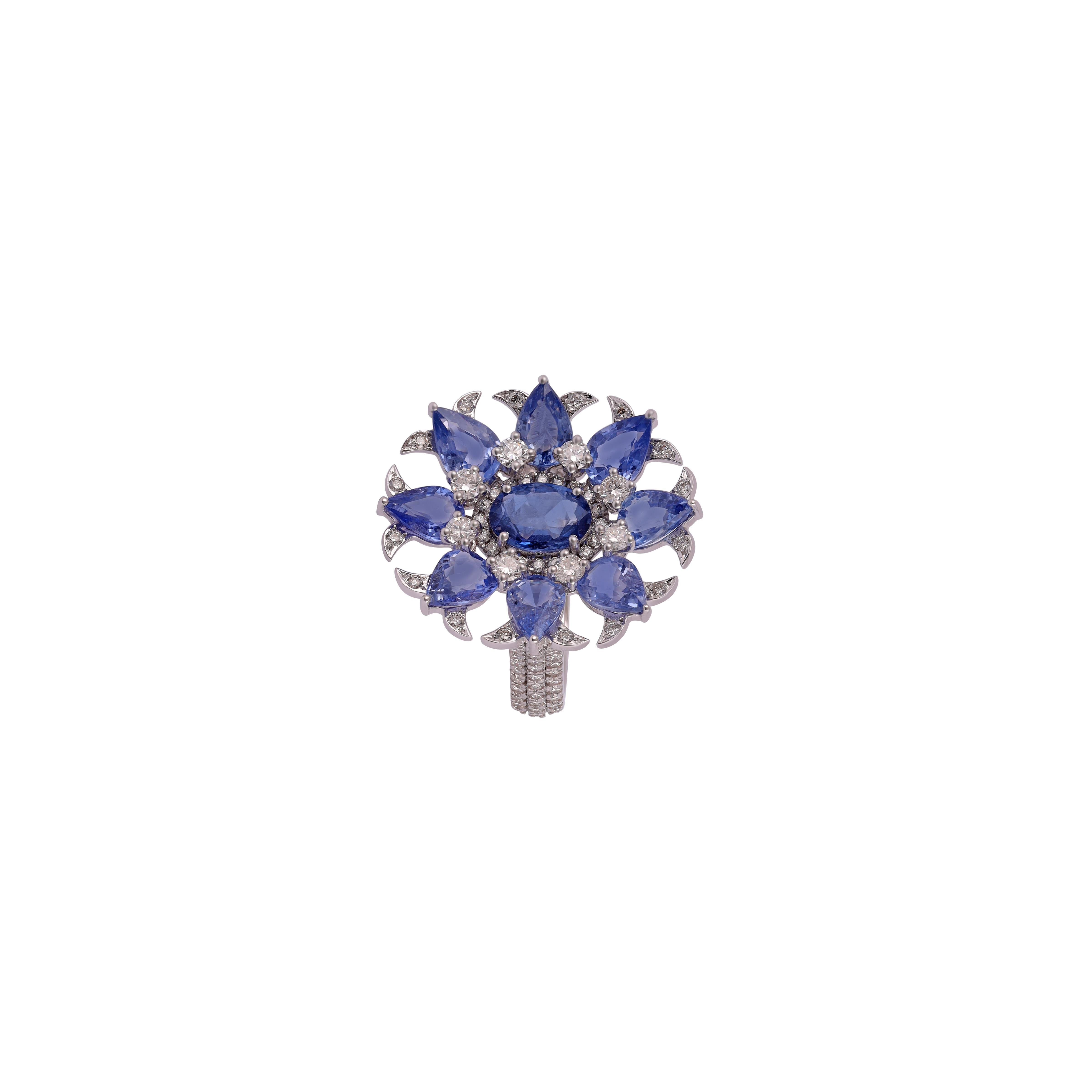Pear Cut Flower Design Sapphire Ring Studded with Diamond in 18k White Gold For Sale