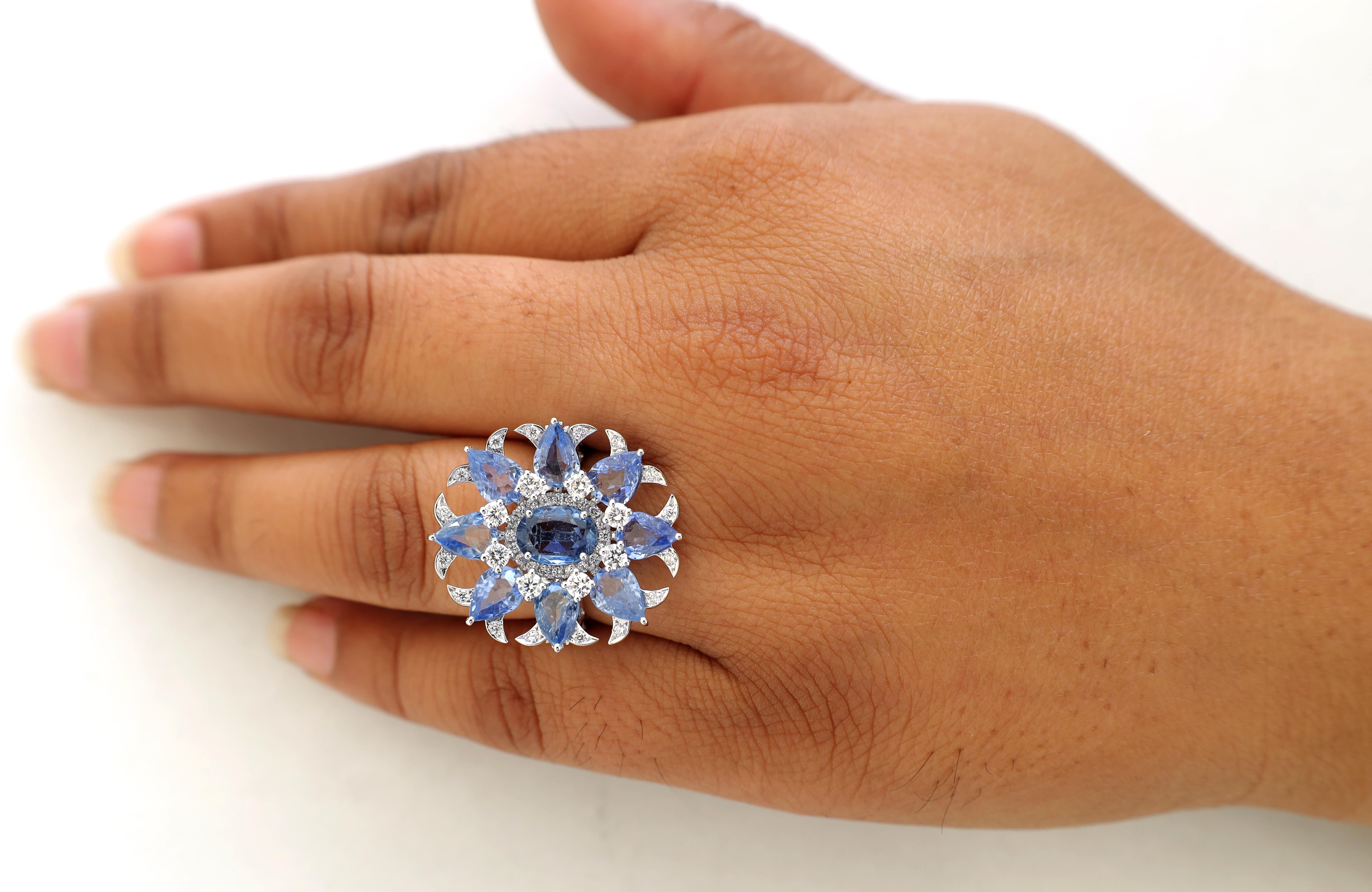 Women's Flower Design Sapphire Ring Studded with Diamond in 18k White Gold For Sale