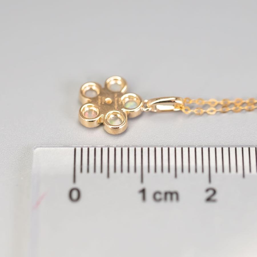 Flower Design Solid Opal Diamond Necklace 14k Yellow Gold In New Condition For Sale In Suwanee, GA