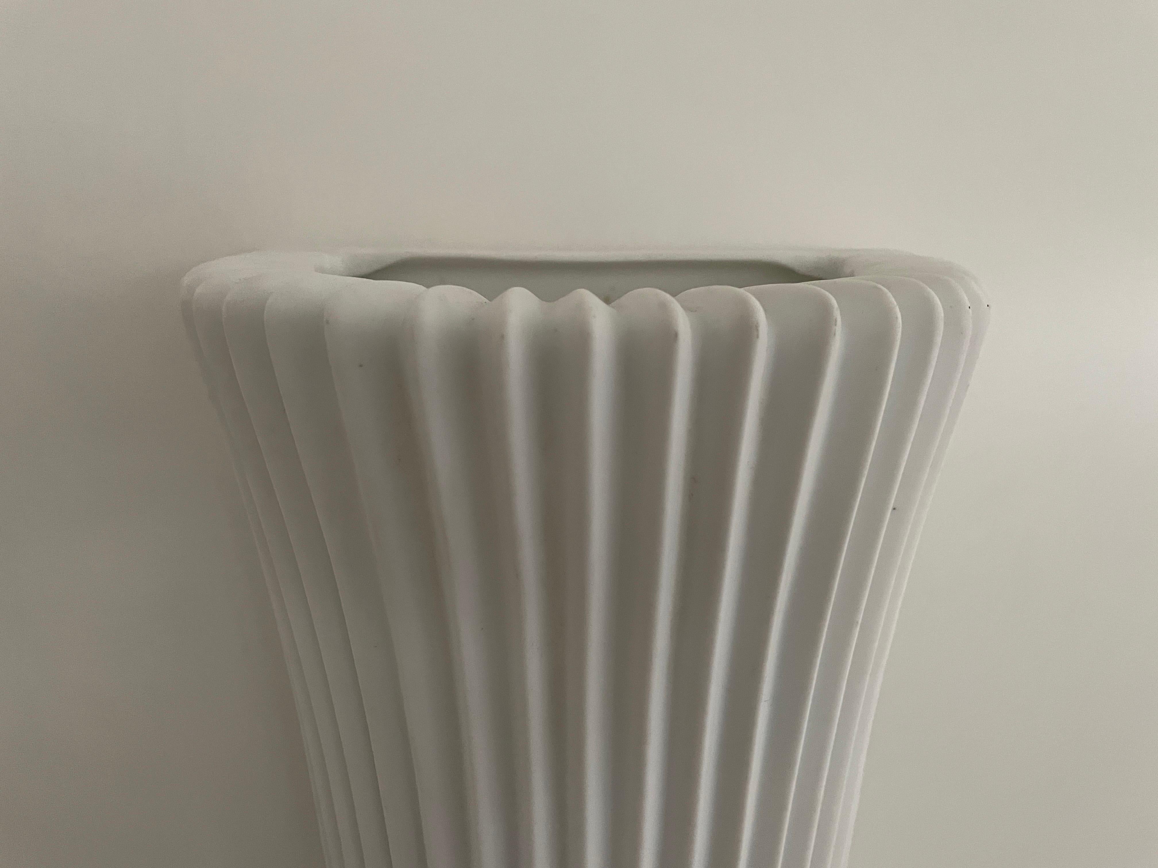 Flower Design White Ceramic Pair of Sconces, 1960s, Germany For Sale 1