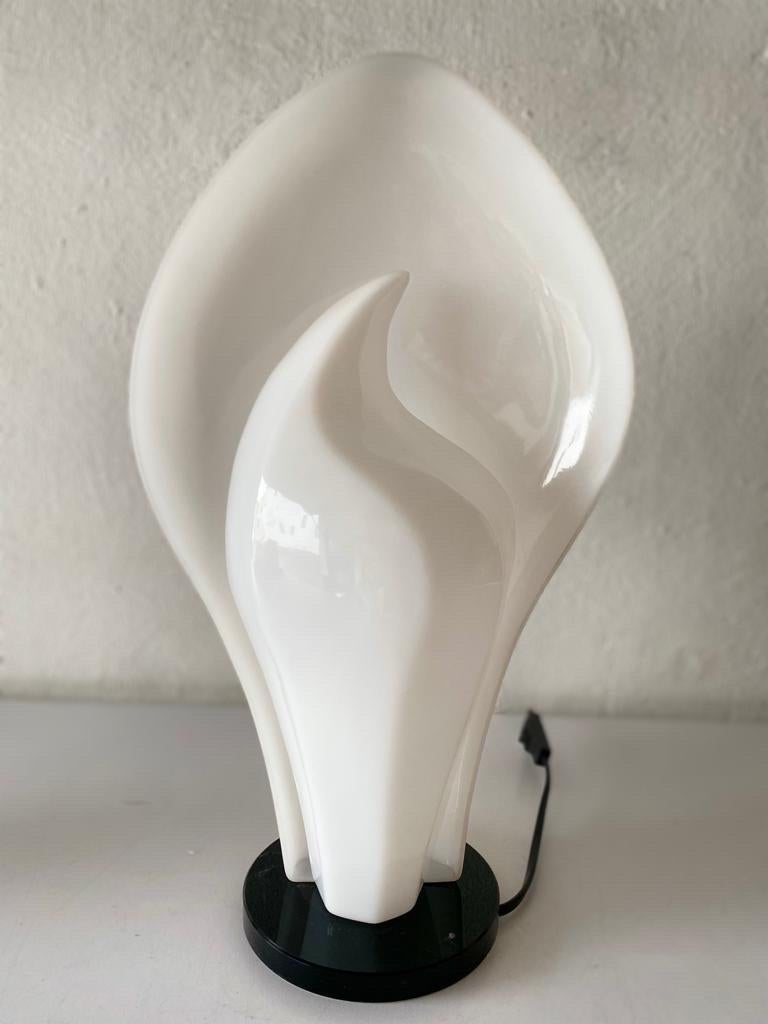 Flower Design White Plexiglass Pair of Table Lamps, 1970s, Italy For Sale 5