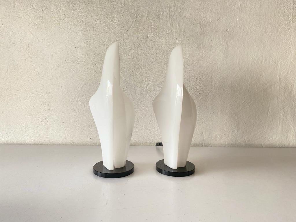 Space Age Flower Design White Plexiglass Pair of Table Lamps, 1970s, Italy For Sale