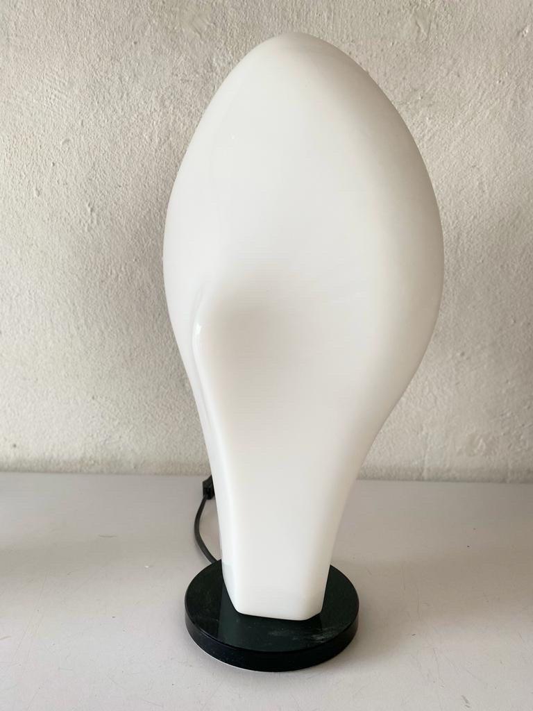 Flower Design White Plexiglass Pair of Table Lamps, 1970s, Italy For Sale 3