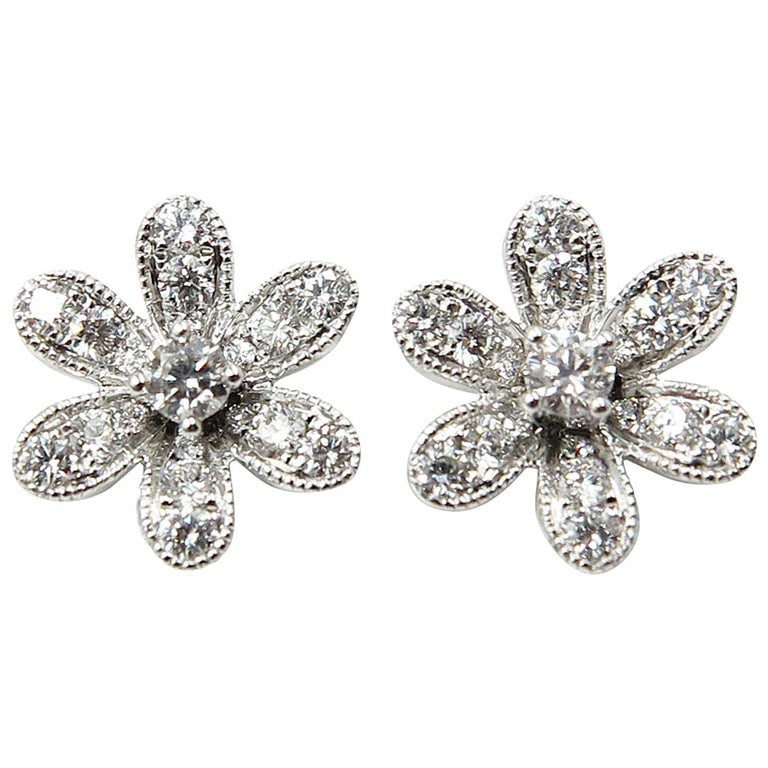 Flower Diamond 18 Karat White Gold Stud Earrings For Sale at 1stdibs