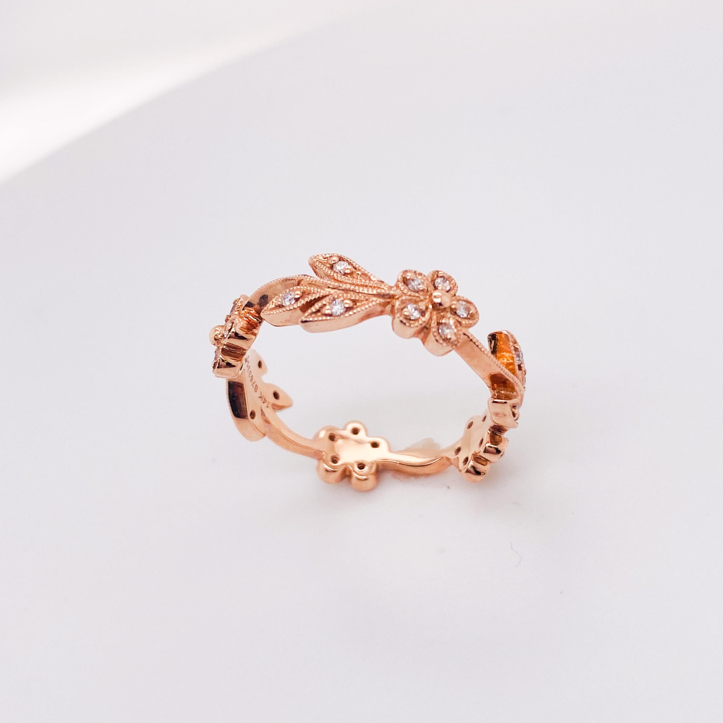 Contemporary Flower Diamond Band in Rose Gold W 25 Diamonds in a Floral Design SZ 6.5 sizable For Sale