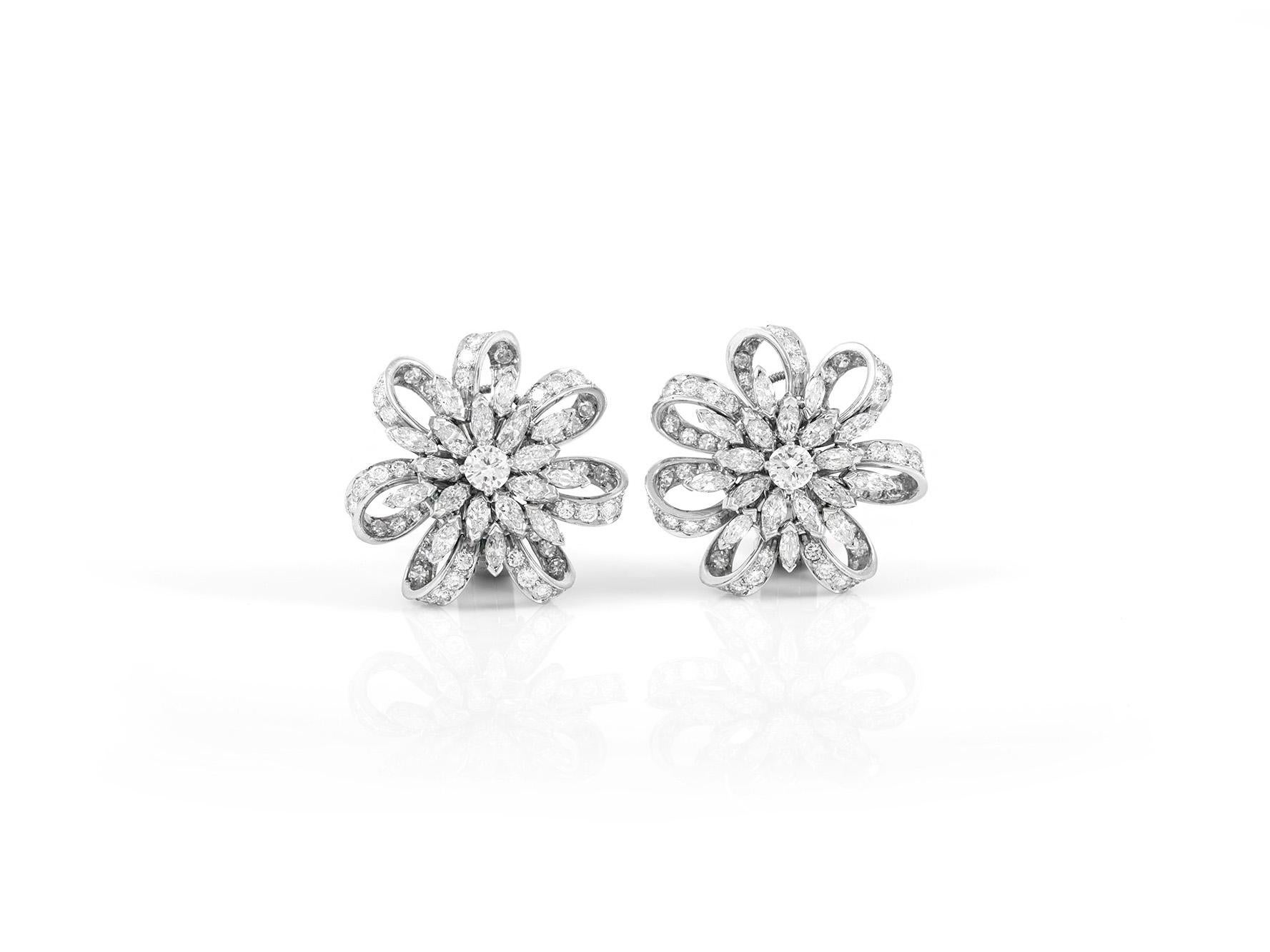 Blumenblume Diamant-Ohrclip-Ohrringe im Zustand „Hervorragend“ im Angebot in New York, NY