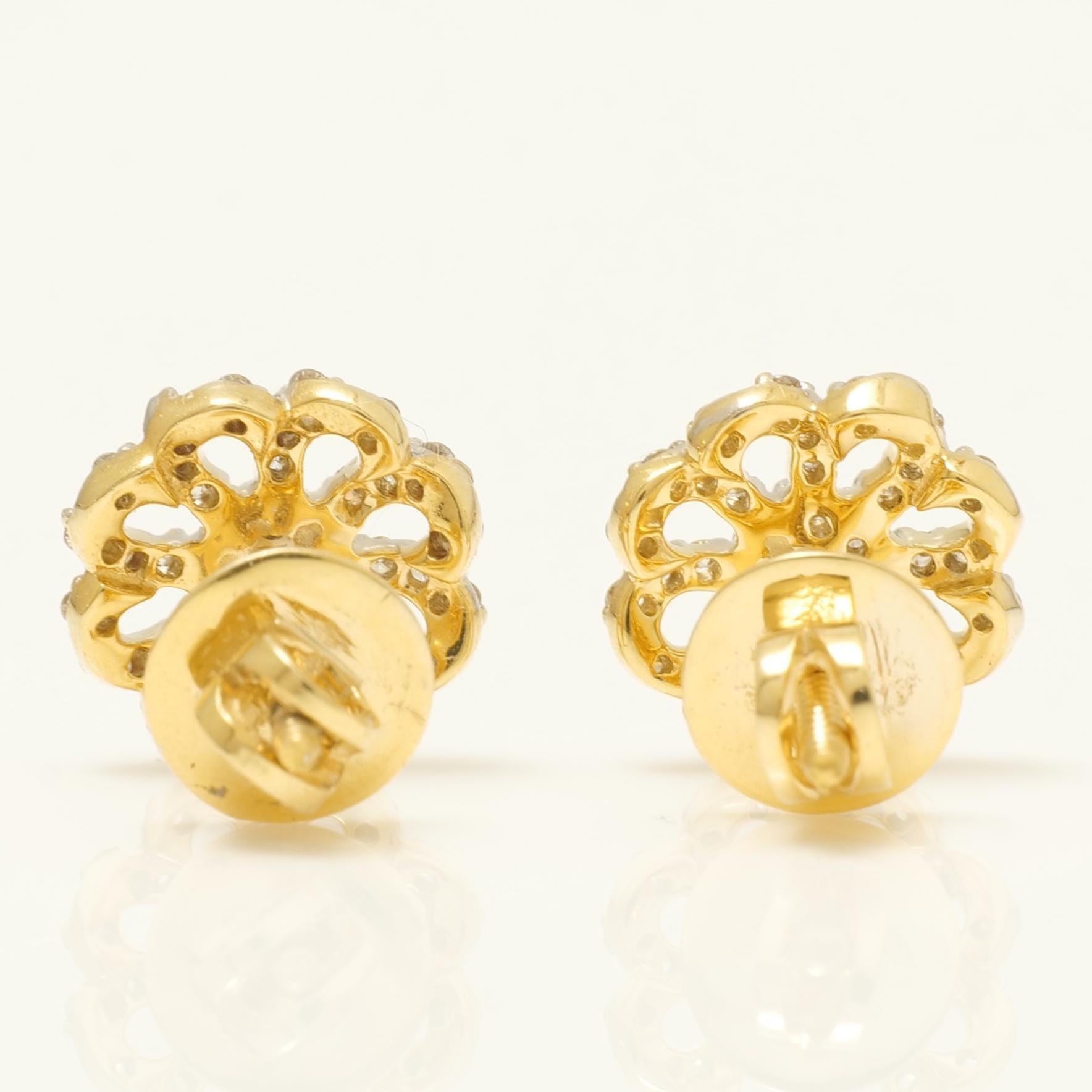 Orecchini con diamante a fiore per tutti i giorni in oro massiccio 14k (certificato) in vendita 2