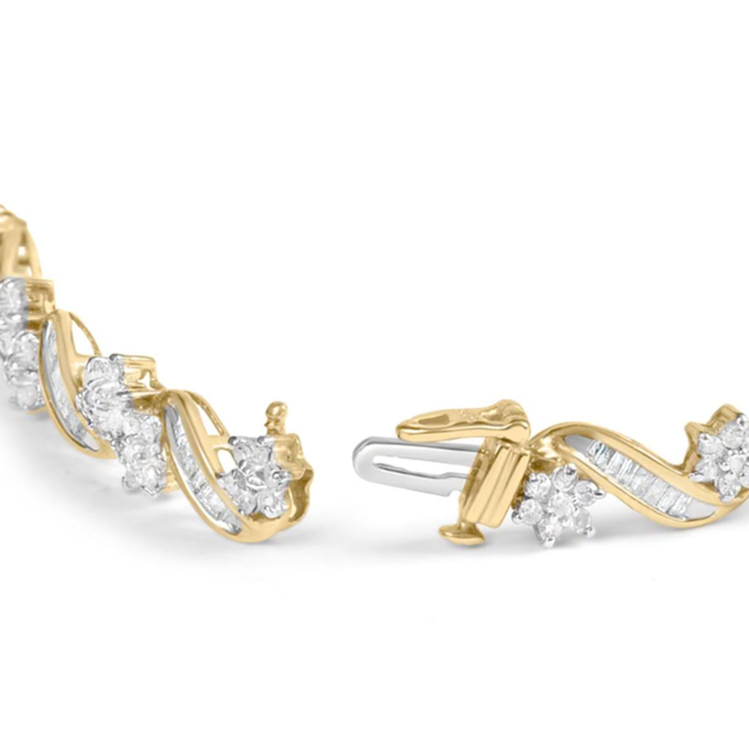 Taille baguette Bracelet à maillons en or jaune 10K avec diamant en forme de fleur, taille ronde et baguette, 3 carats en vente