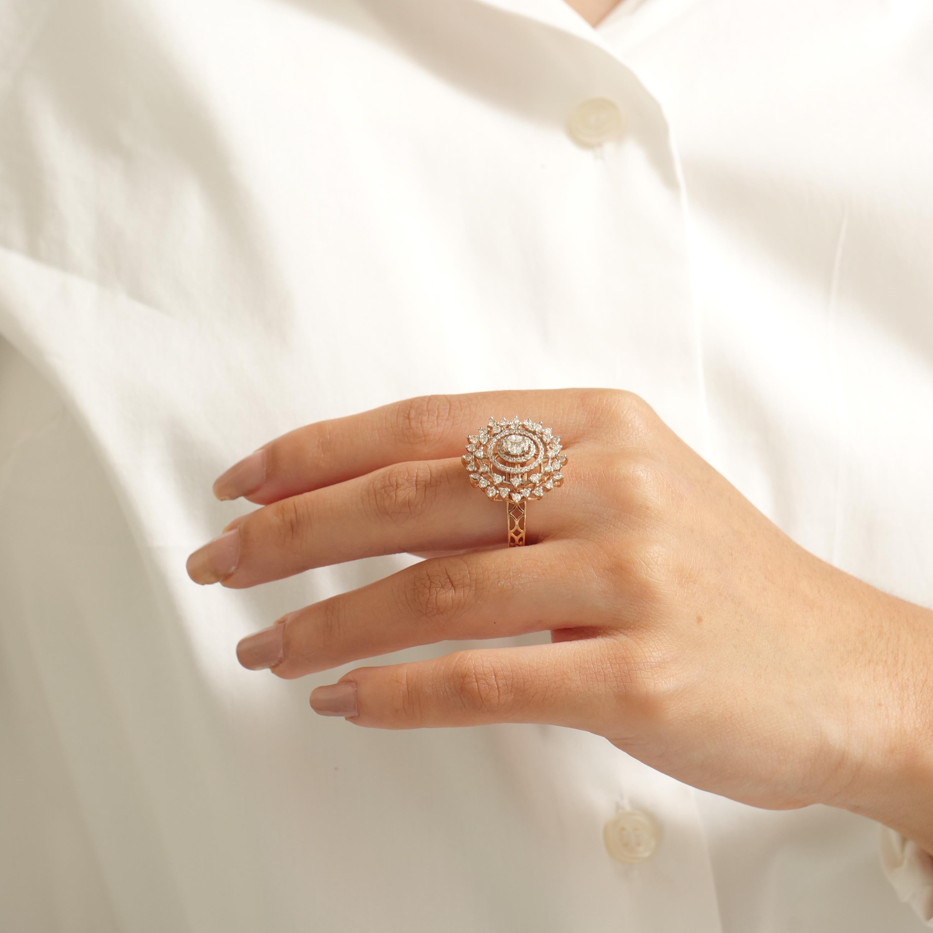 Taille ronde Bague fleur en or massif 14K avec sertissage illusion (certifié) en vente